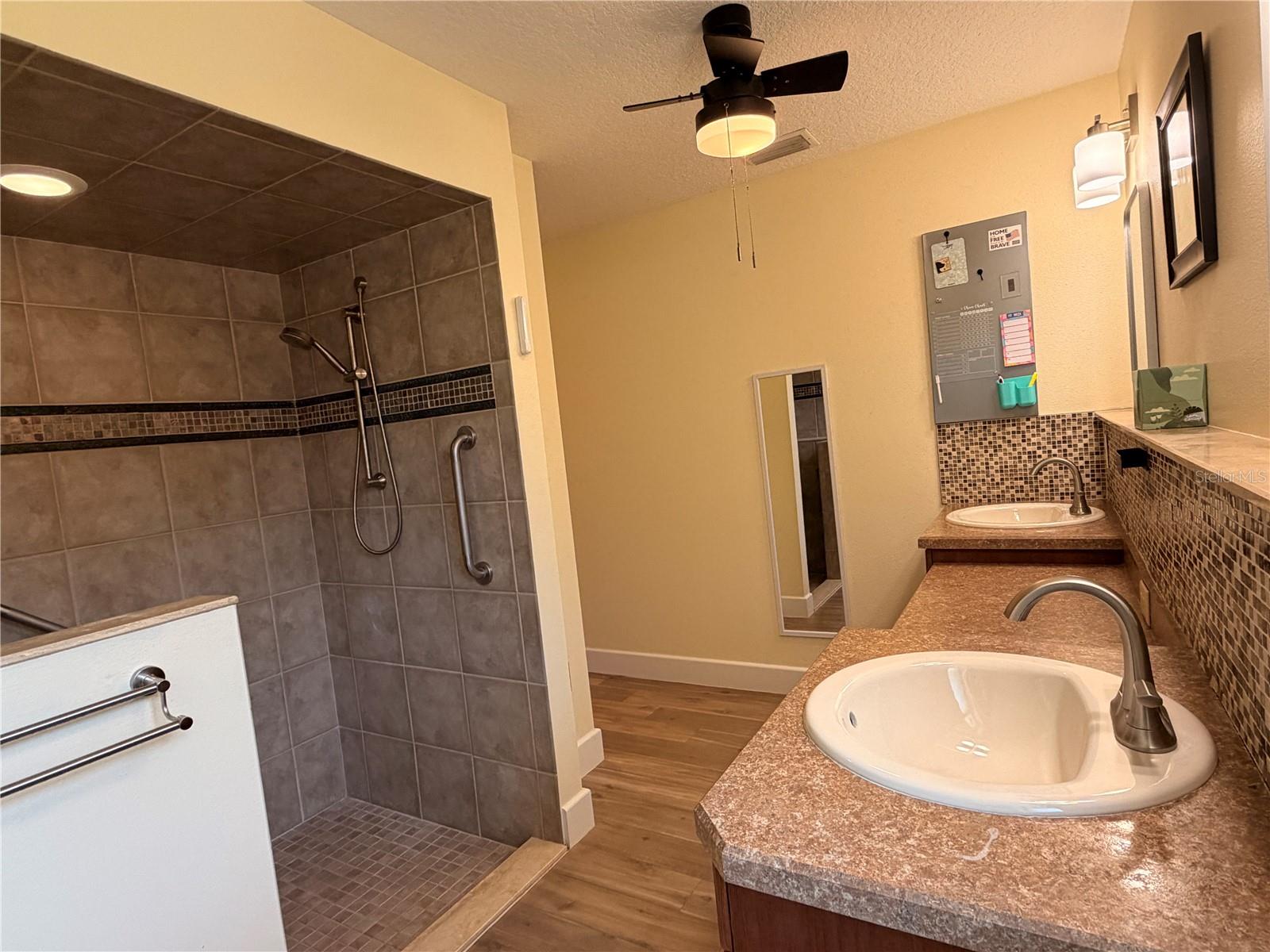 INVERNESS HEIGHTS UNIT 02 - Residential