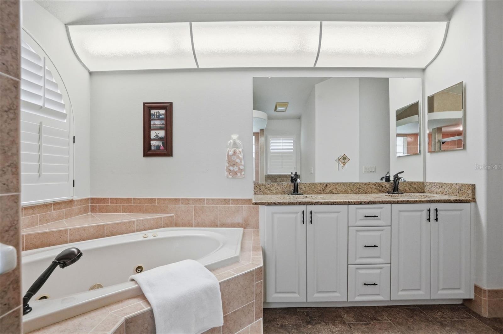 PRISTINE PLACE PH 1 - Residential