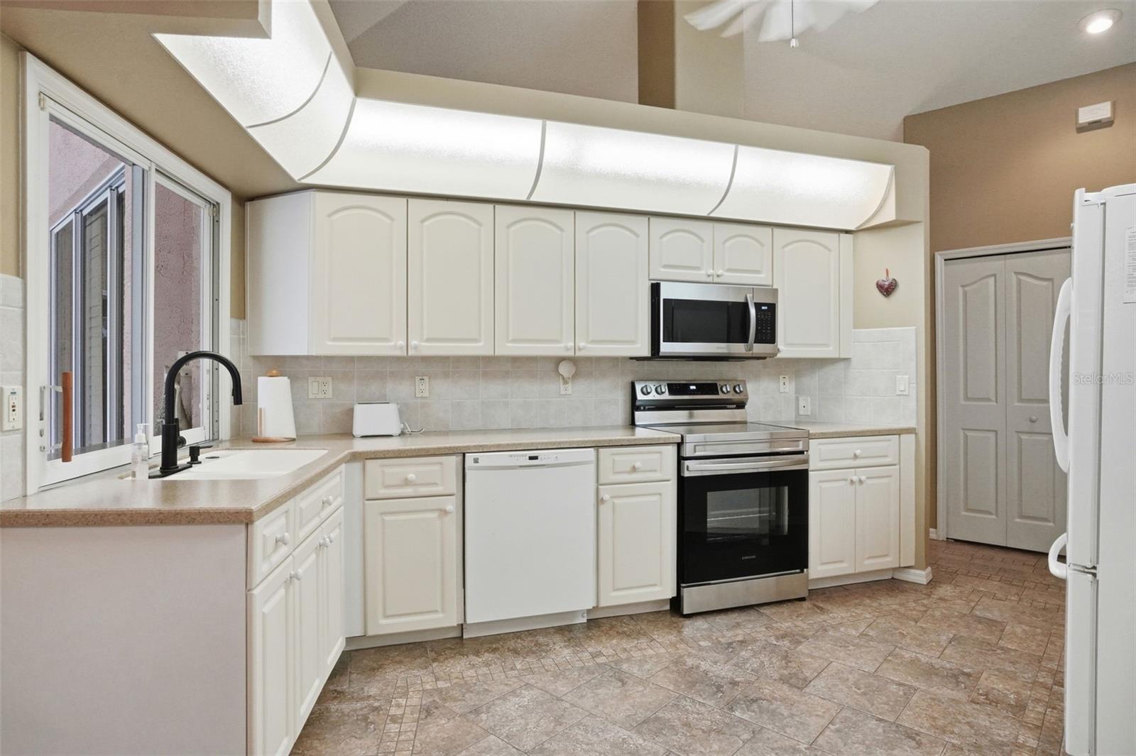 PRISTINE PLACE PH 1 - Residential