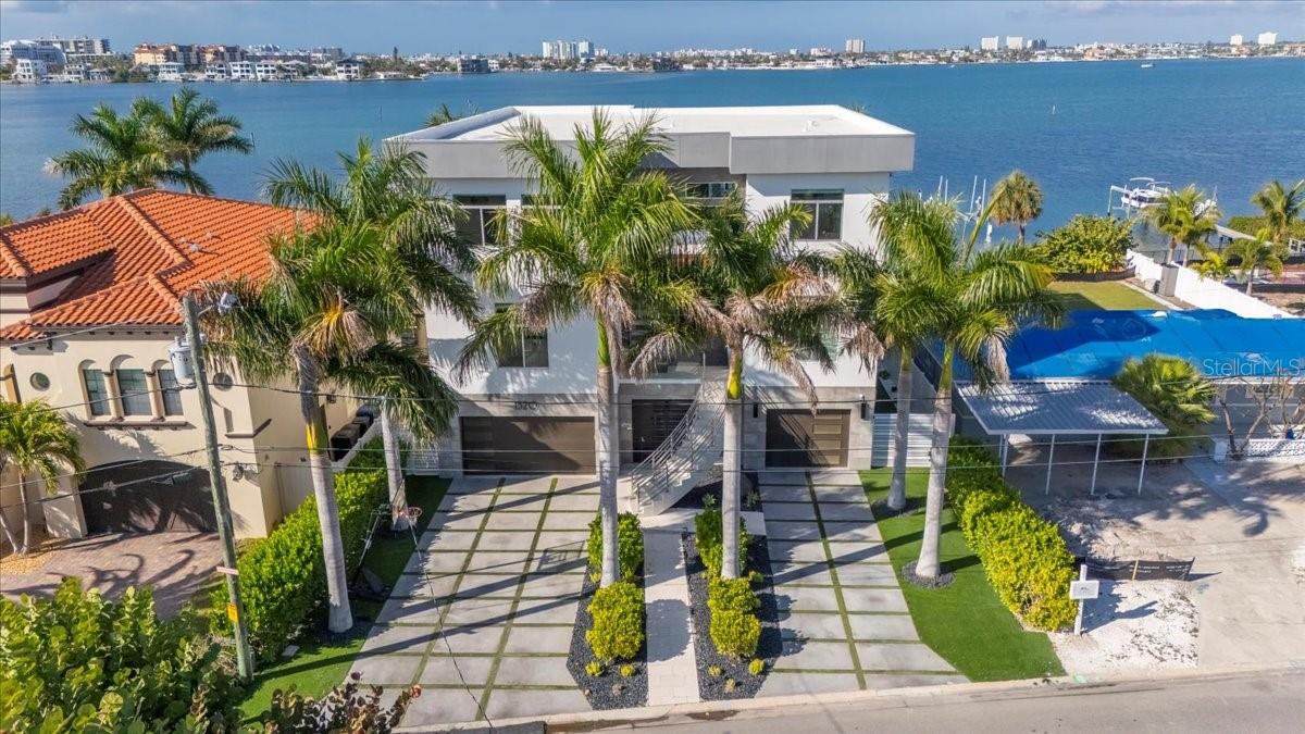 BOCA CIEGA ISLE - Residential