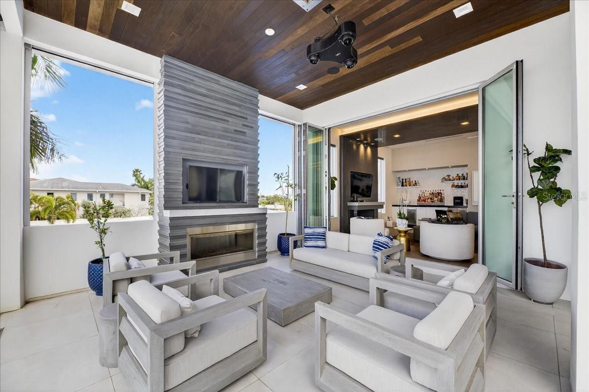BOCA CIEGA ISLE - Residential