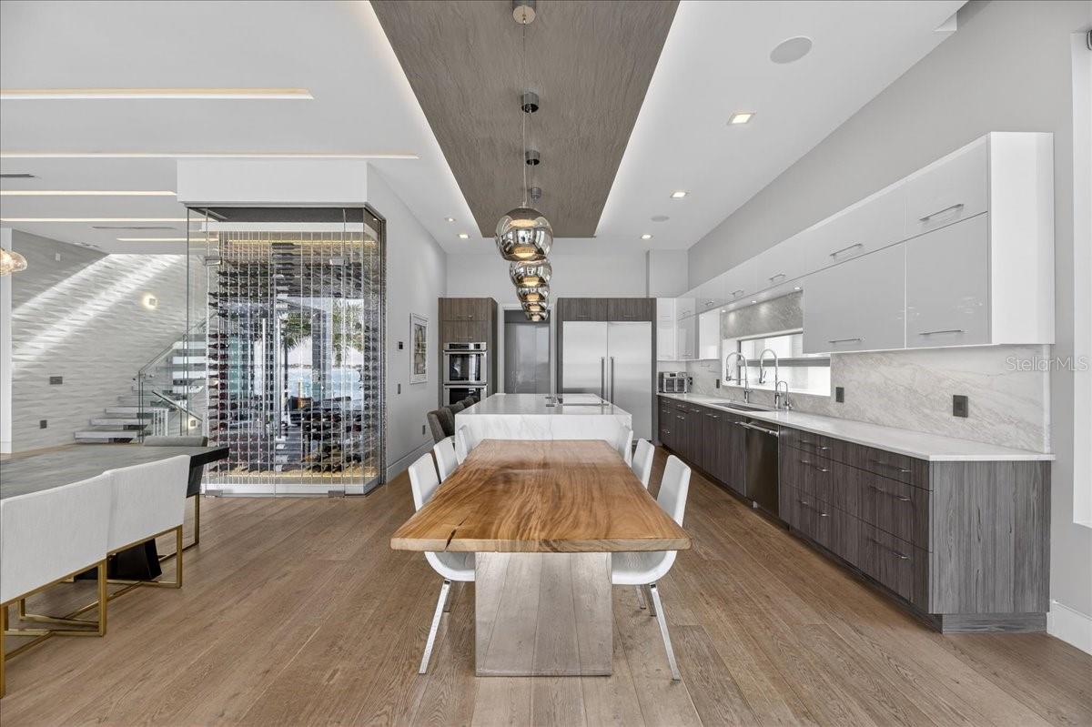 BOCA CIEGA ISLE - Residential