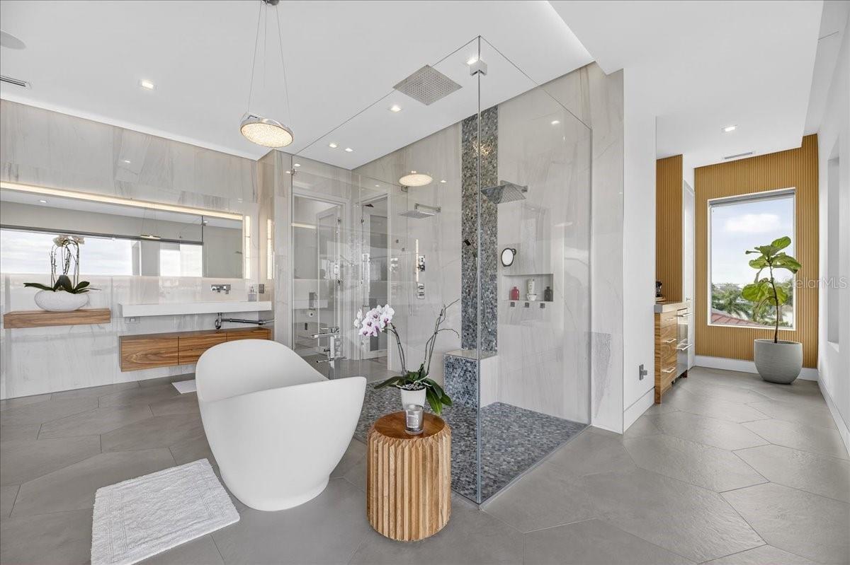 BOCA CIEGA ISLE - Residential