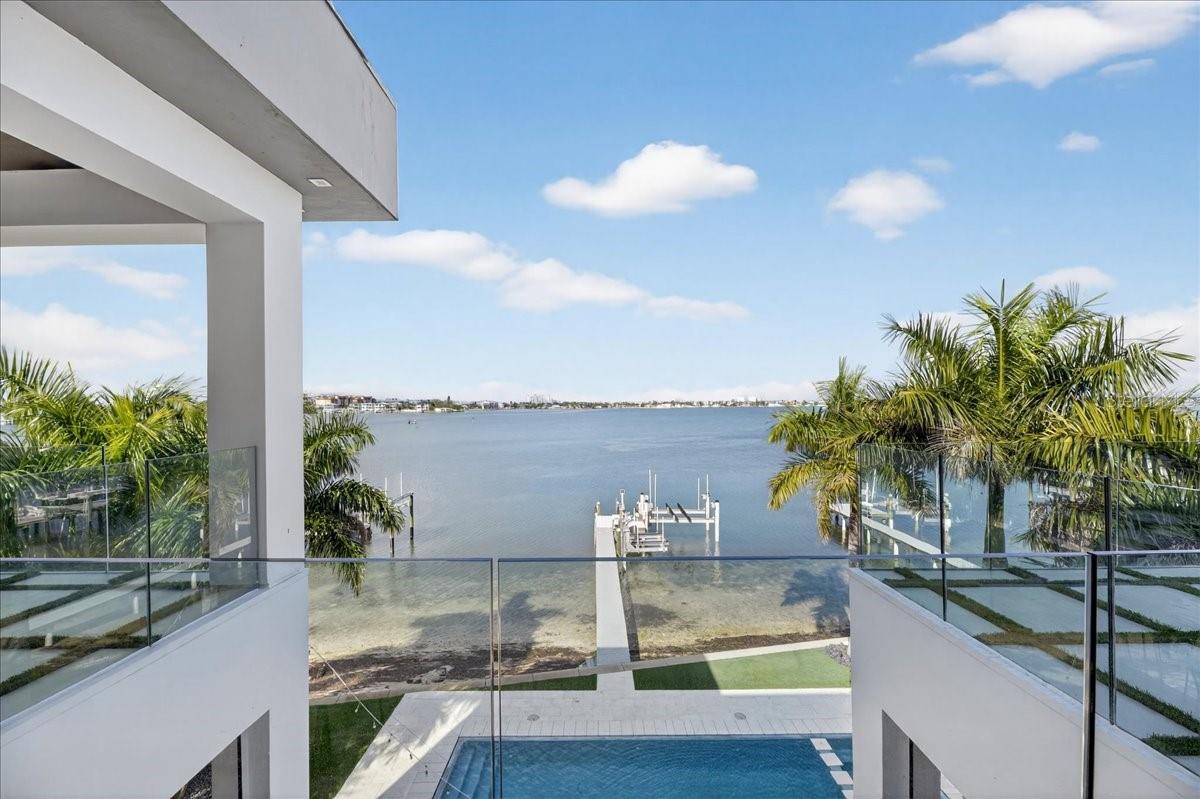 BOCA CIEGA ISLE - Residential
