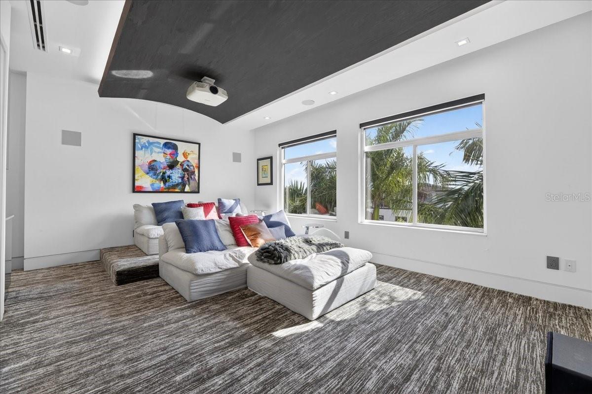 BOCA CIEGA ISLE - Residential