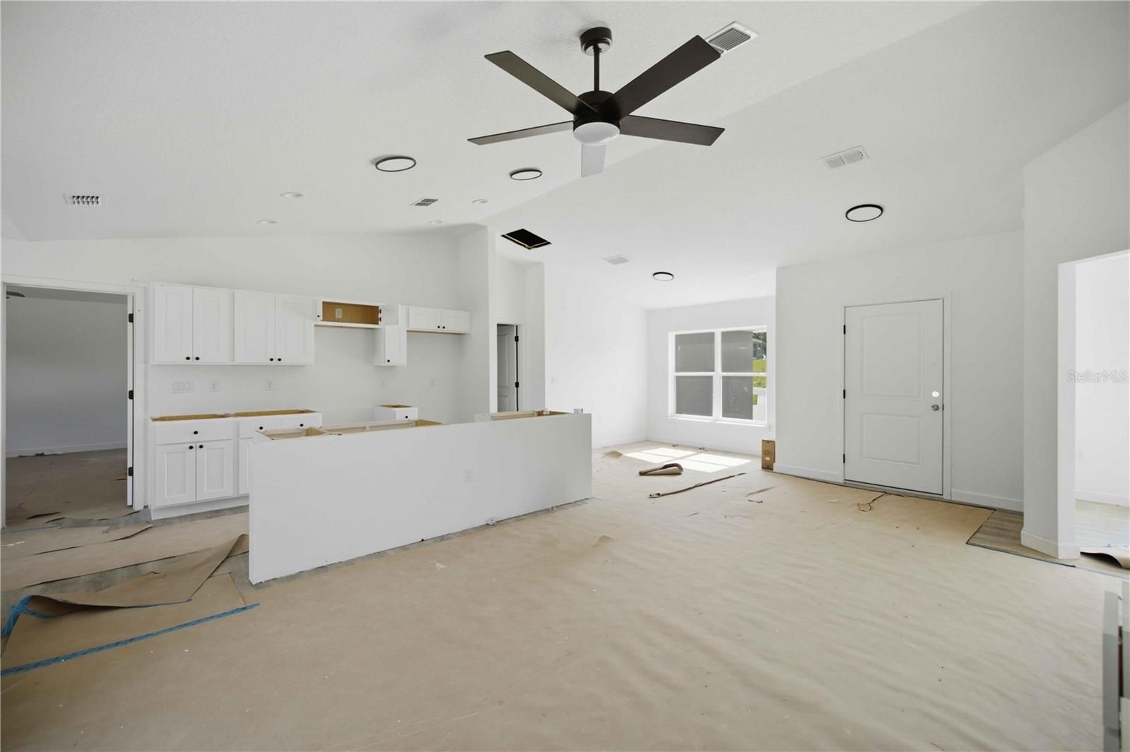 RAINBOW LAKES ESTATE - Residential