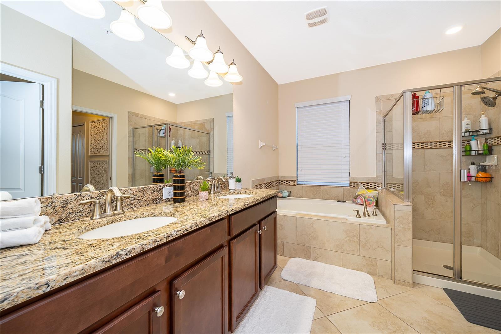 CHAMPIONS CLUB CONDO PH 13 - Residential