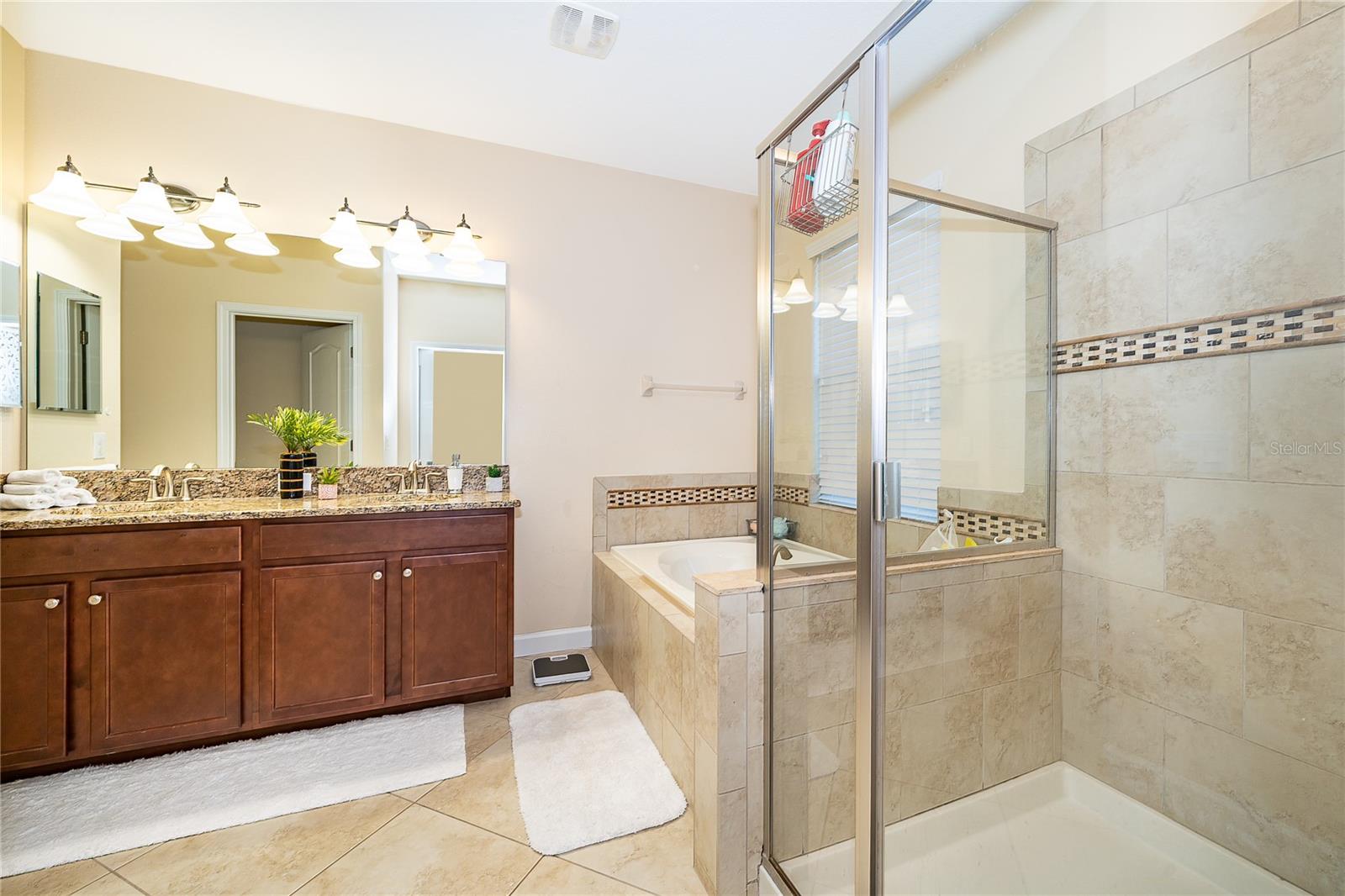 CHAMPIONS CLUB CONDO PH 13 - Residential