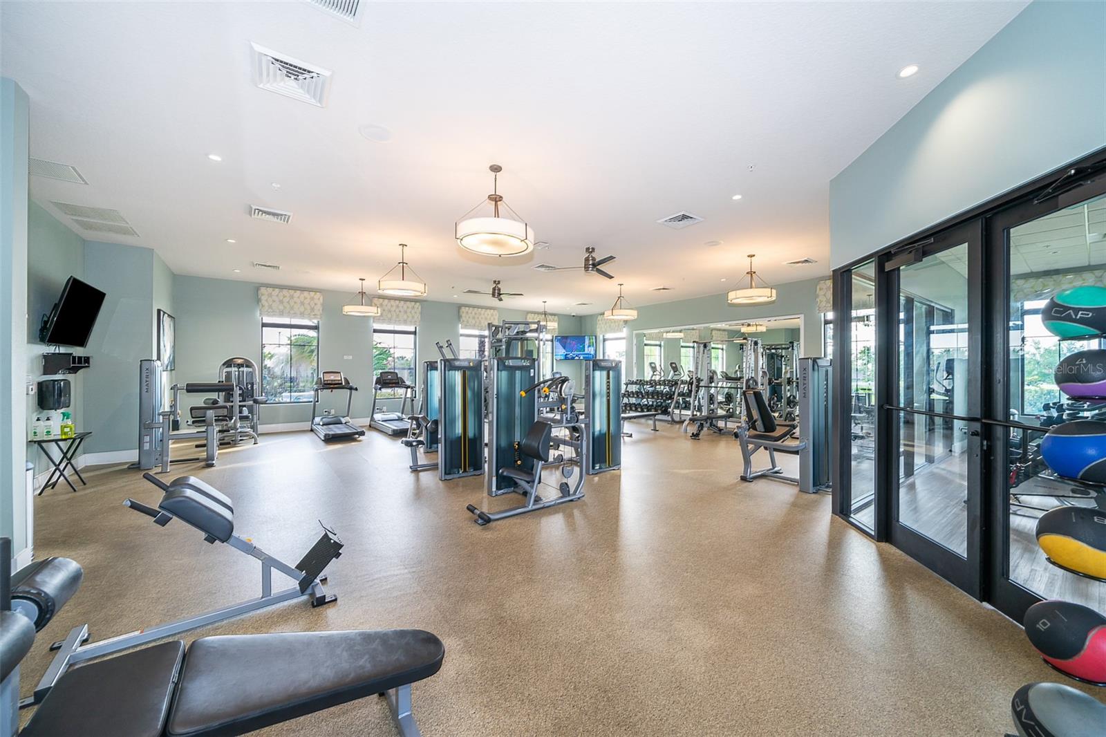 CHAMPIONS CLUB CONDO PH 13 - Residential