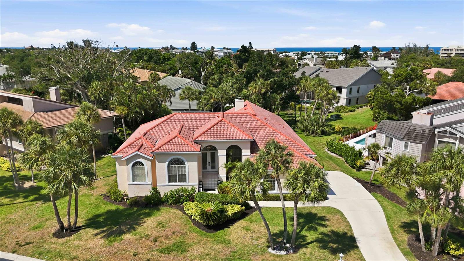 BAY ISLES - Residential