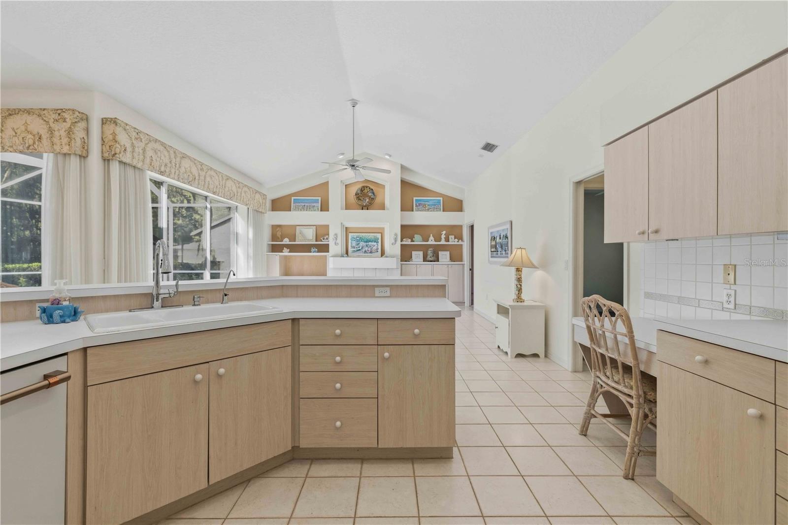 BAY ISLES - Residential