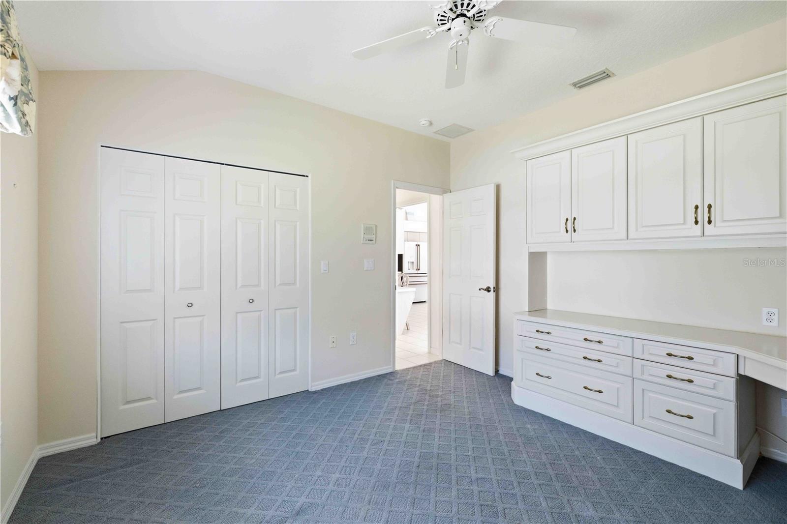 BAY ISLES - Residential