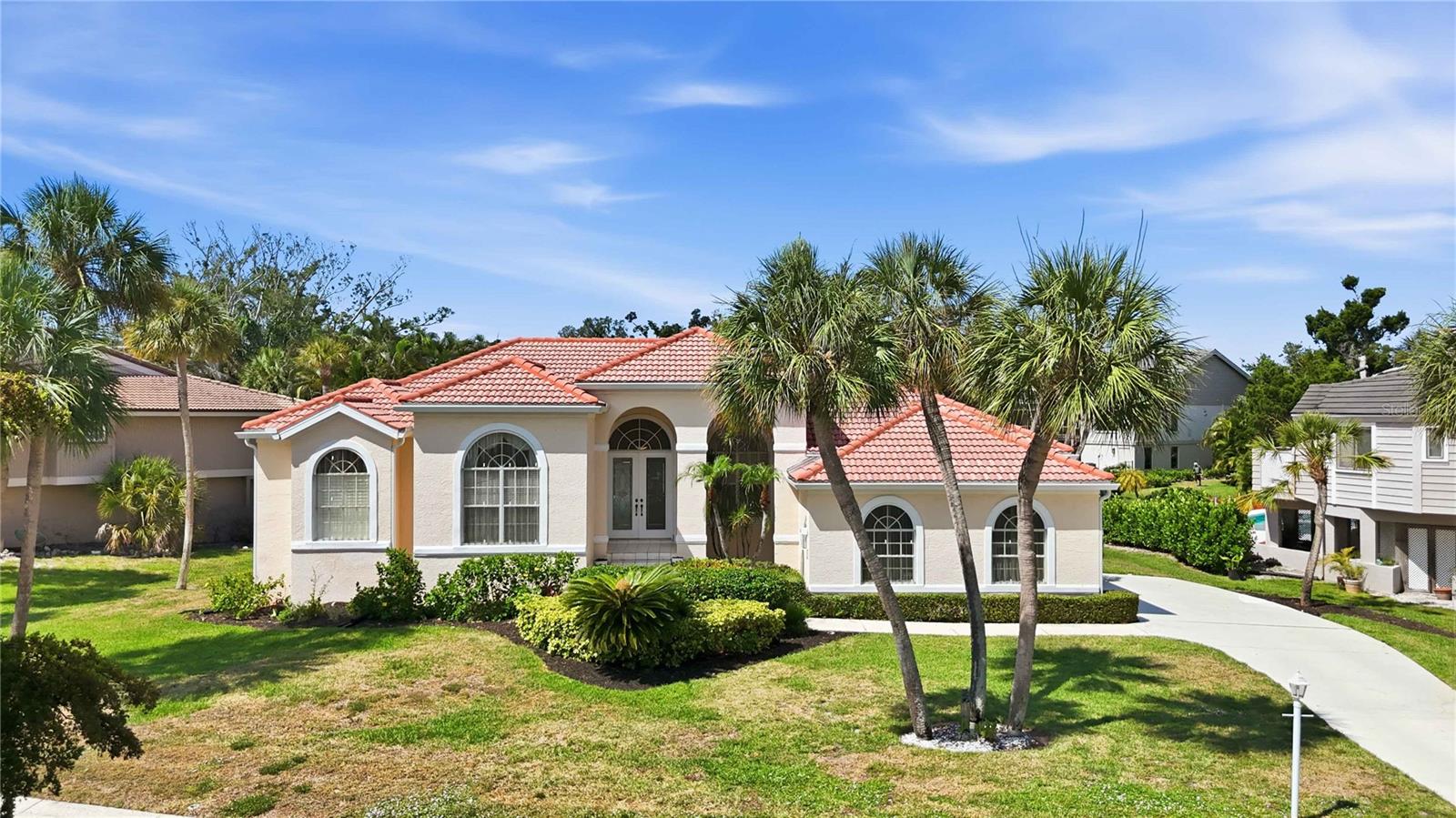 BAY ISLES - Residential