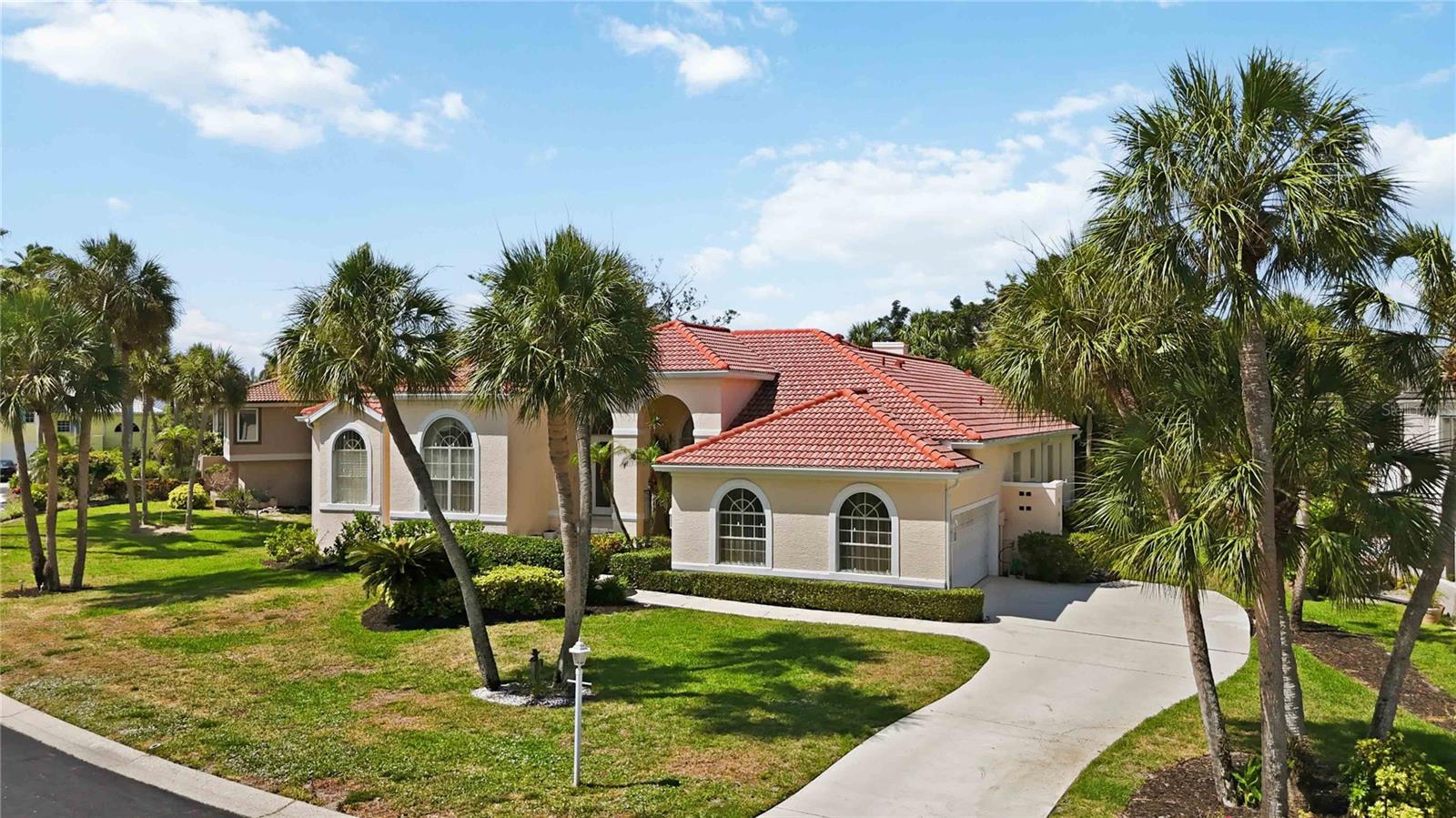 BAY ISLES - Residential
