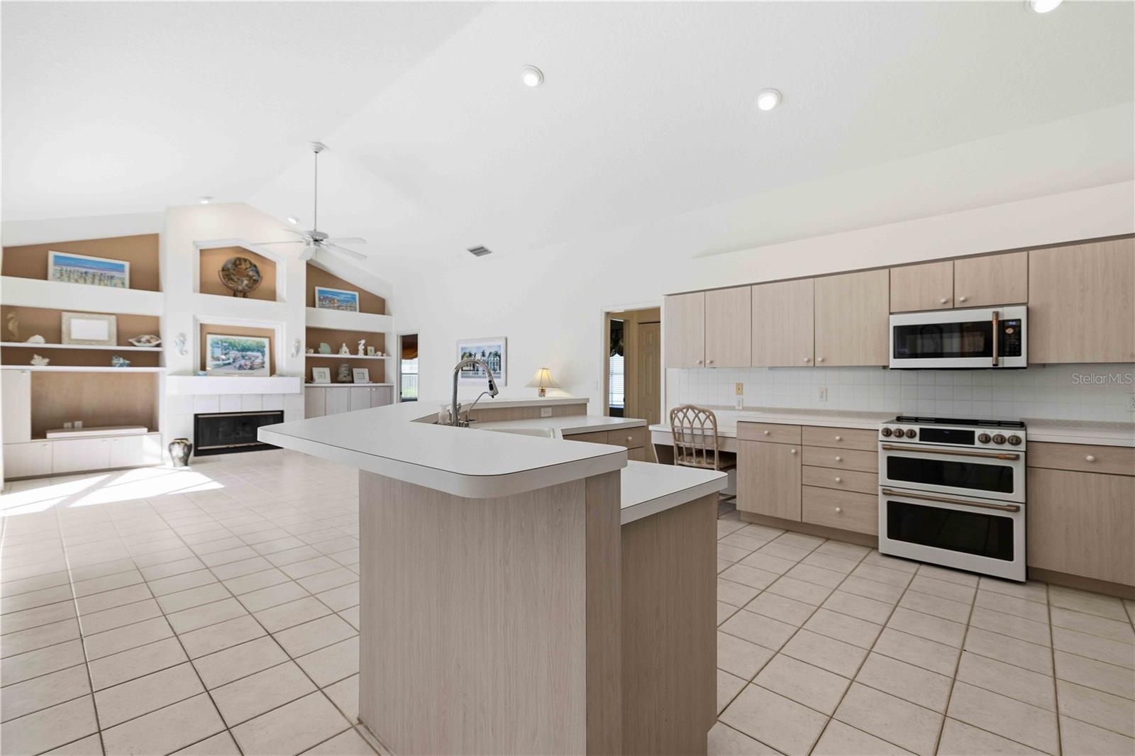 BAY ISLES - Residential