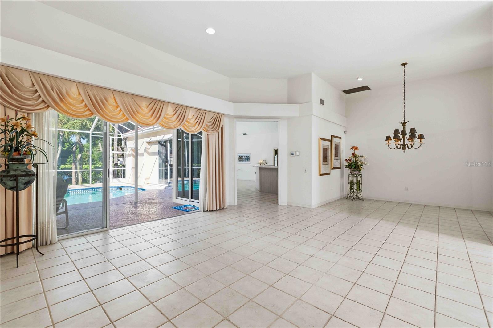 BAY ISLES - Residential