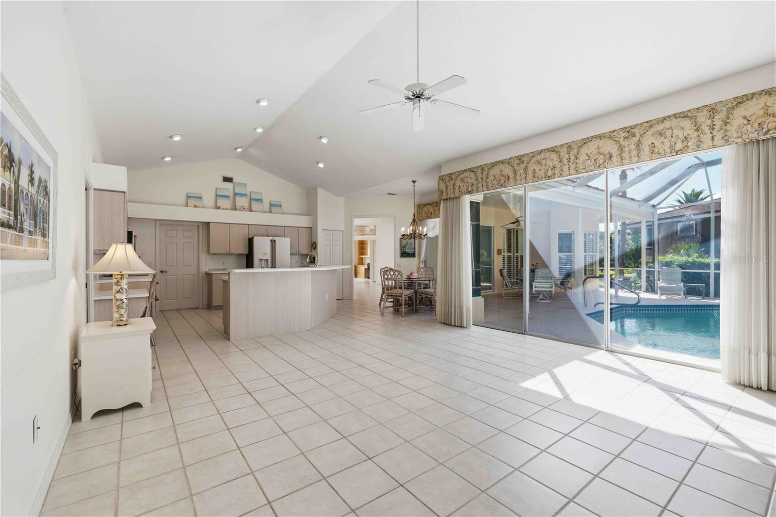 BAY ISLES - Residential