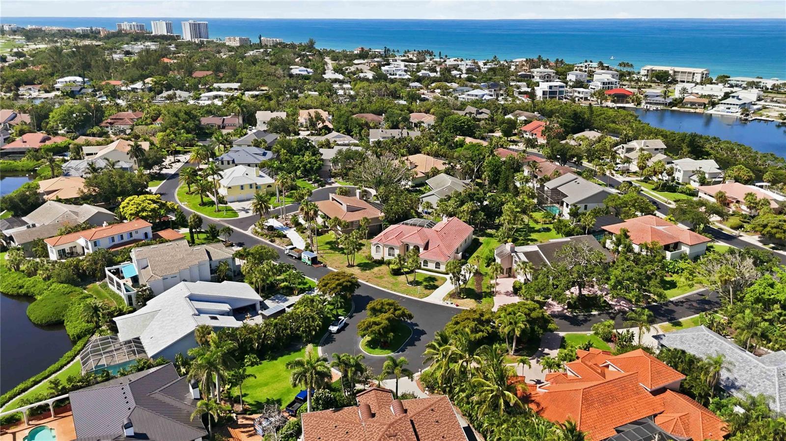 BAY ISLES - Residential