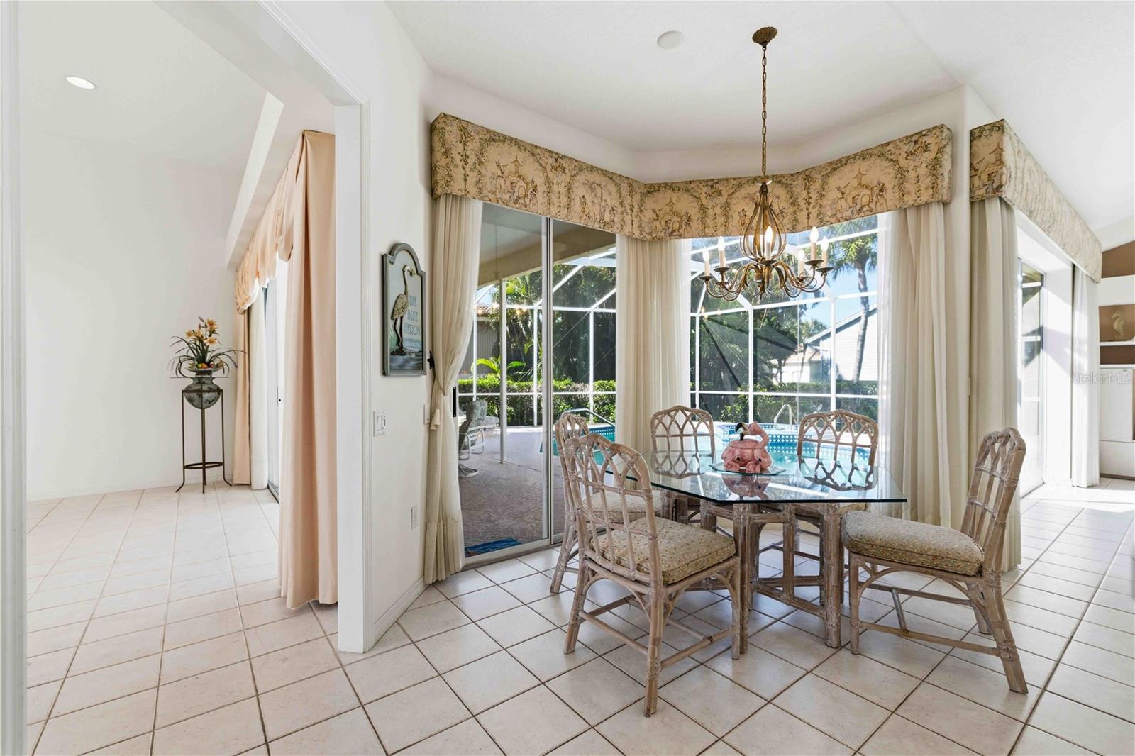 BAY ISLES - Residential