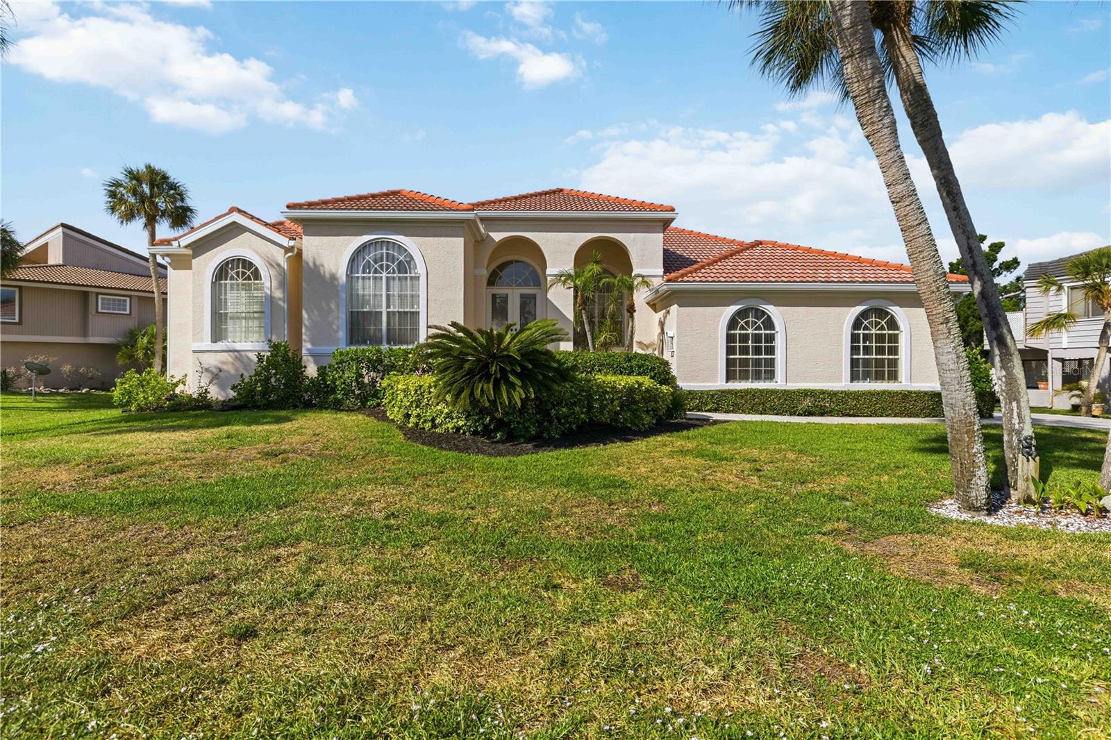 BAY ISLES - Residential
