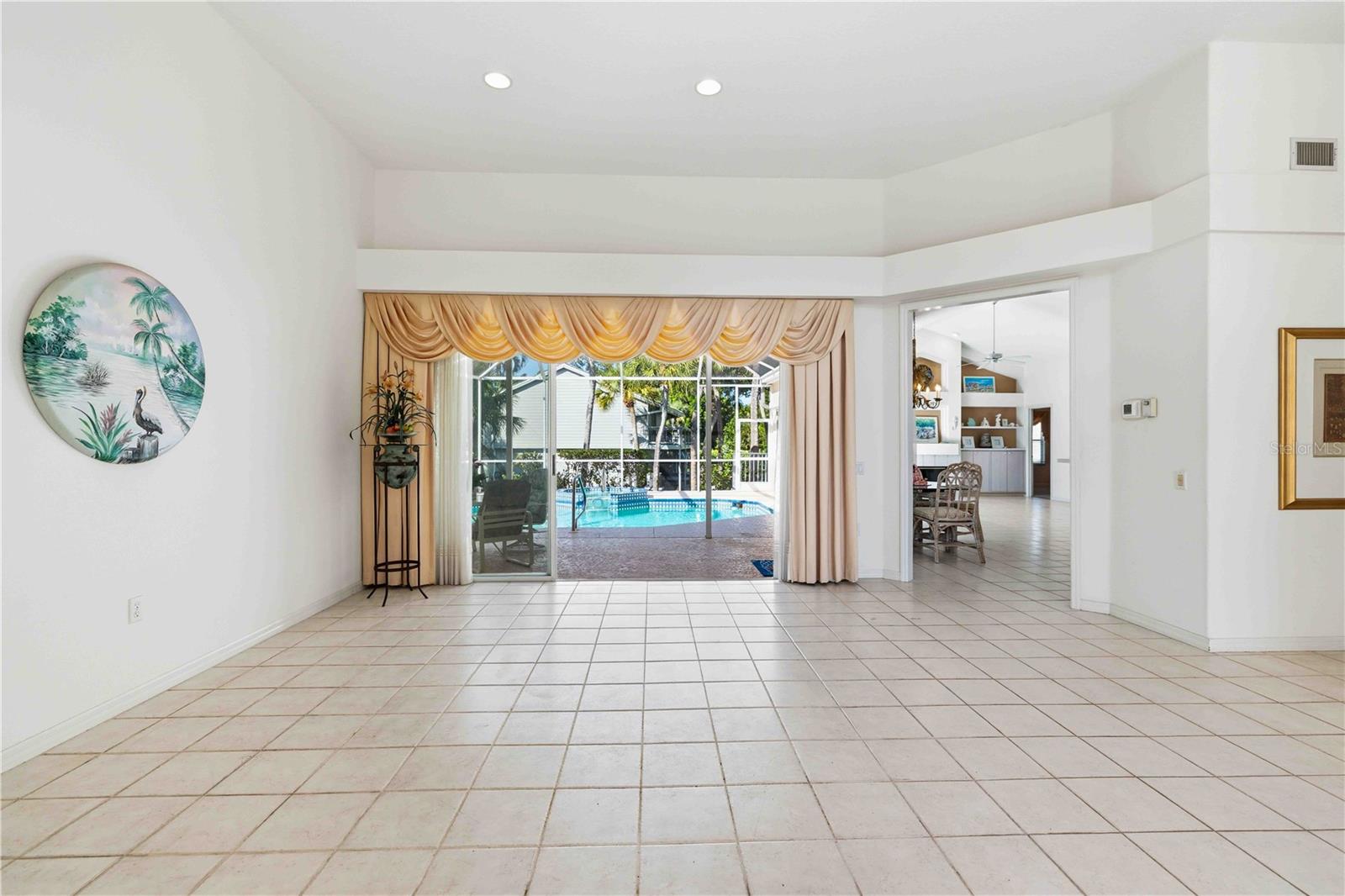 BAY ISLES - Residential