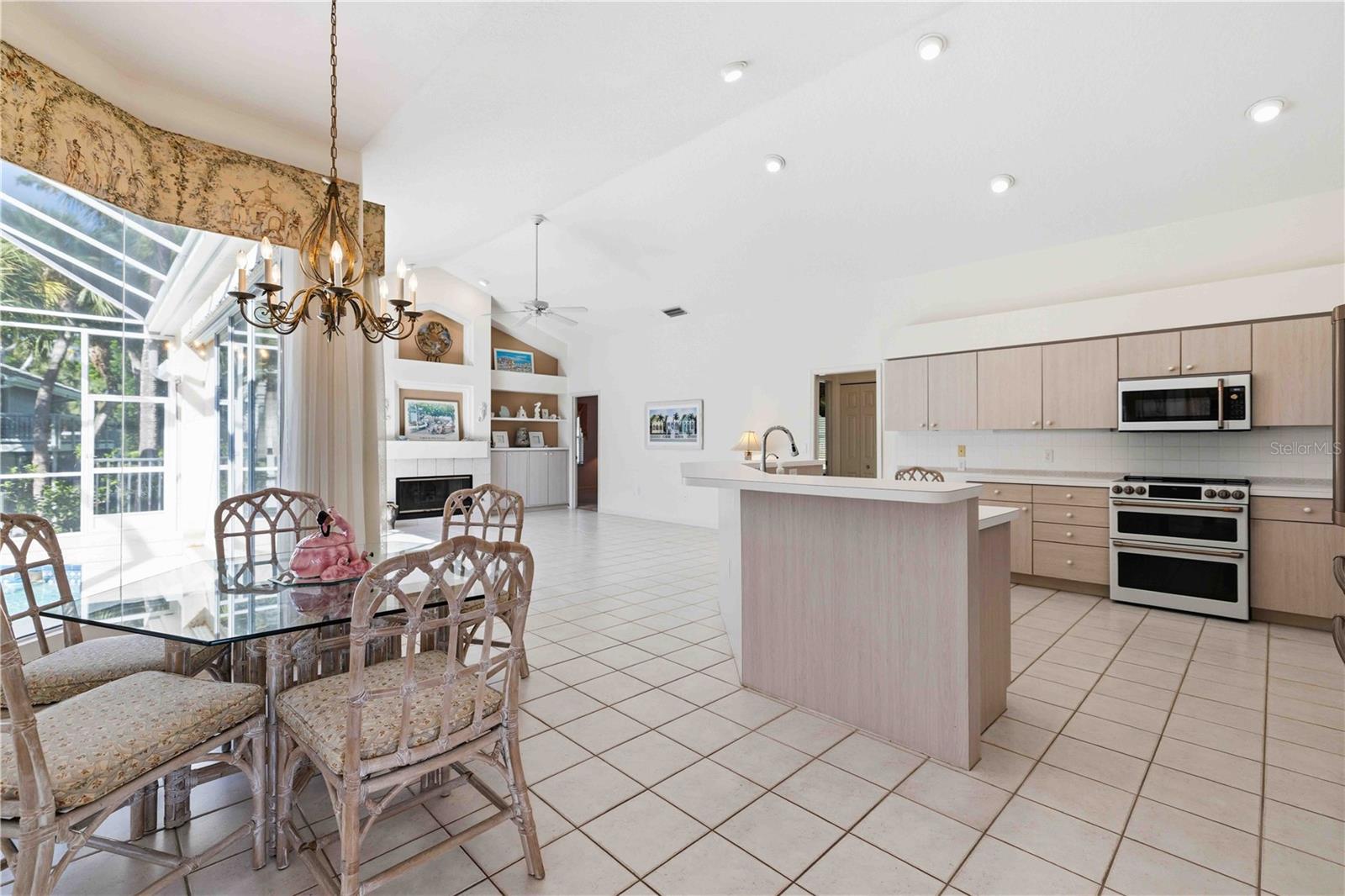 BAY ISLES - Residential