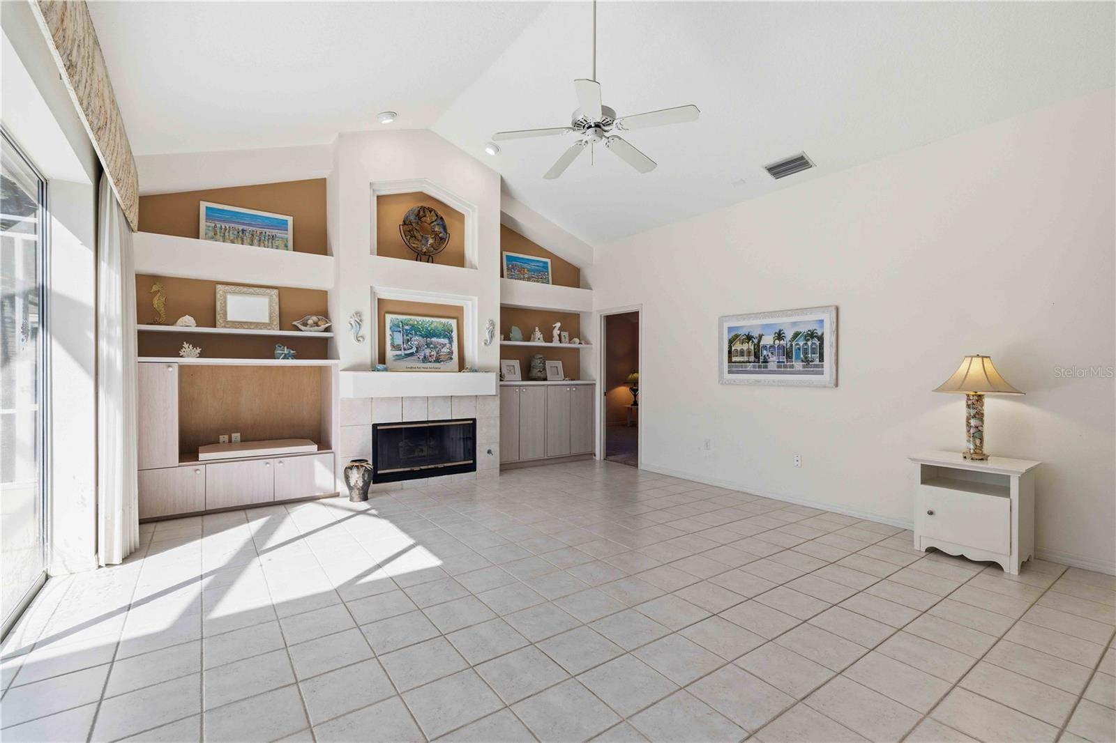 BAY ISLES - Residential