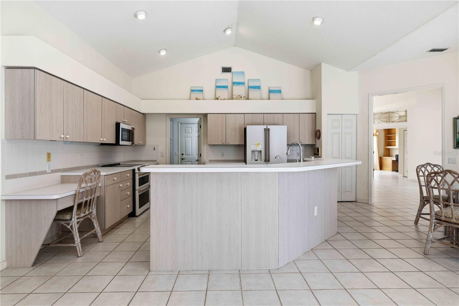 BAY ISLES - Residential