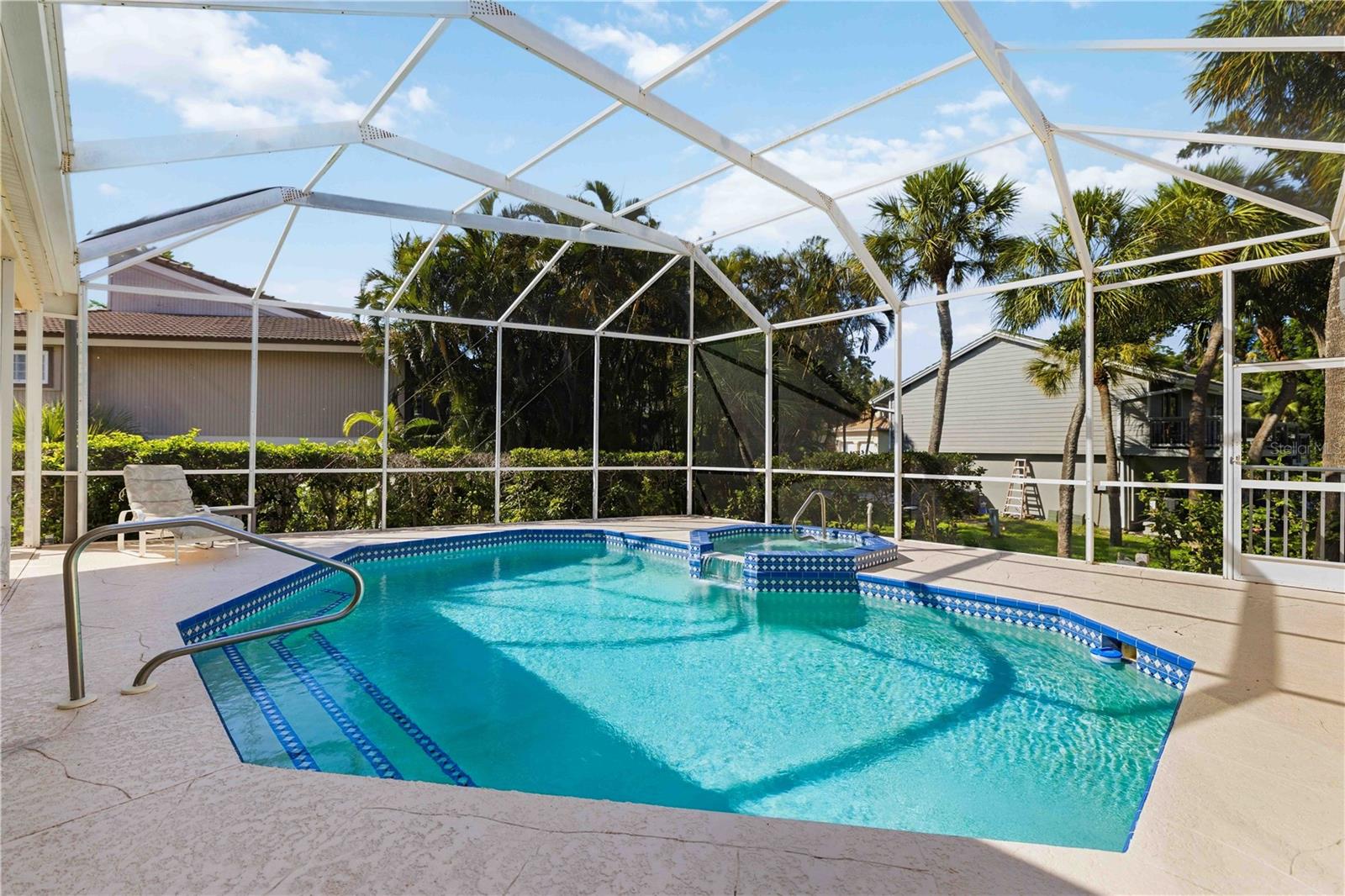 BAY ISLES - Residential