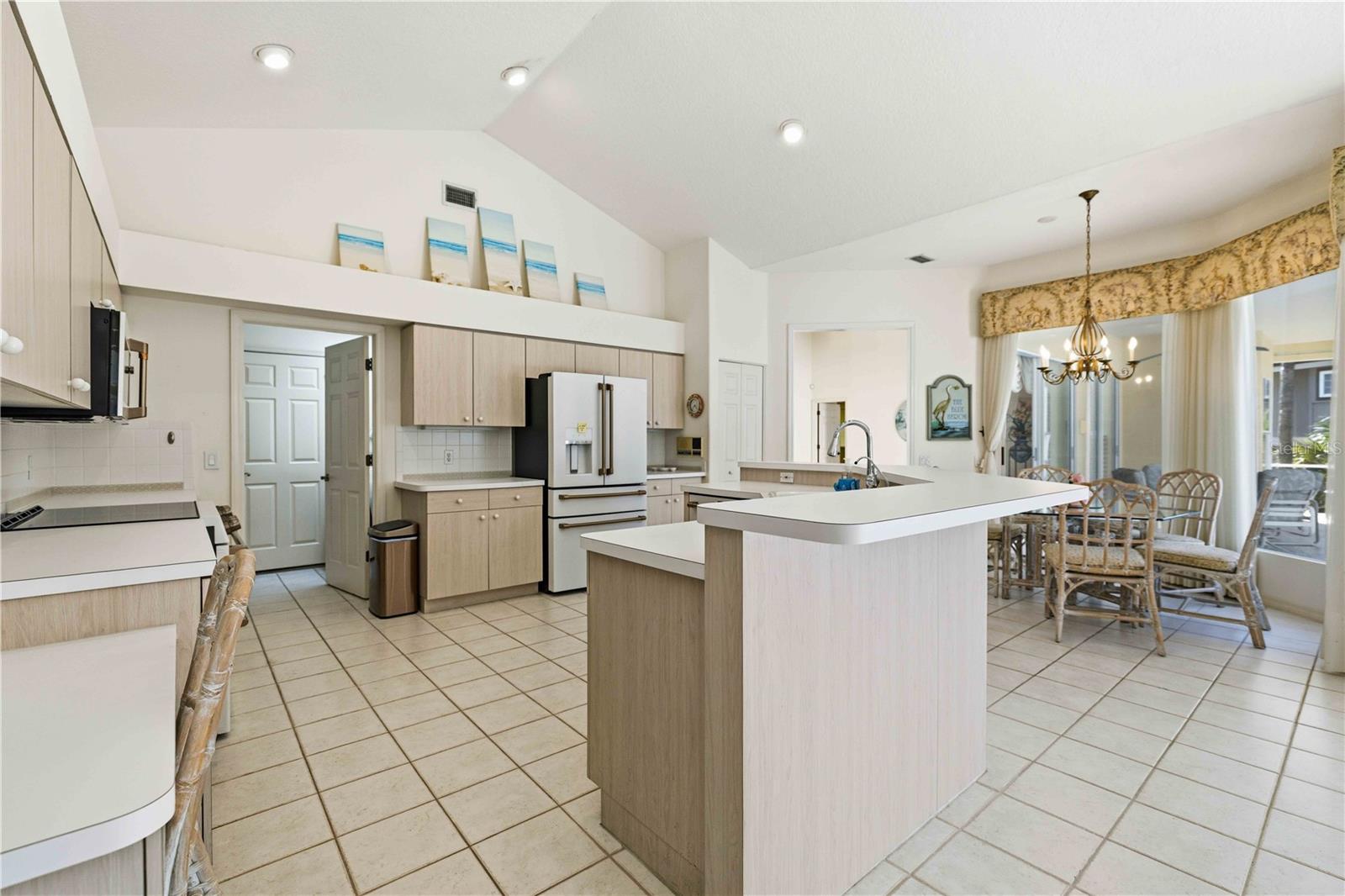 BAY ISLES - Residential