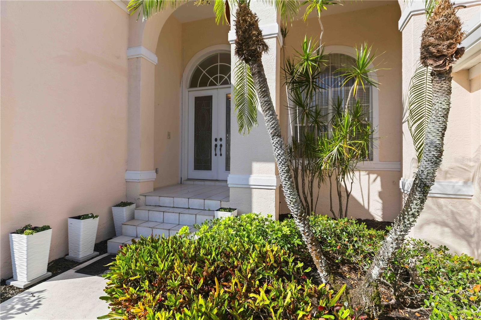 BAY ISLES - Residential