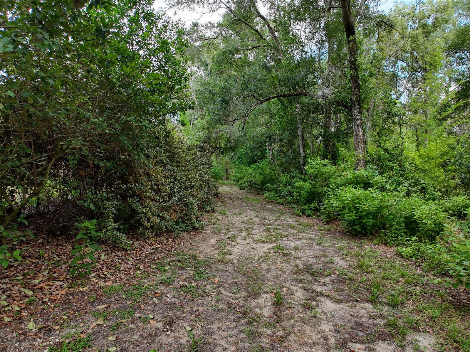 HIGHLAND ACRES - Land