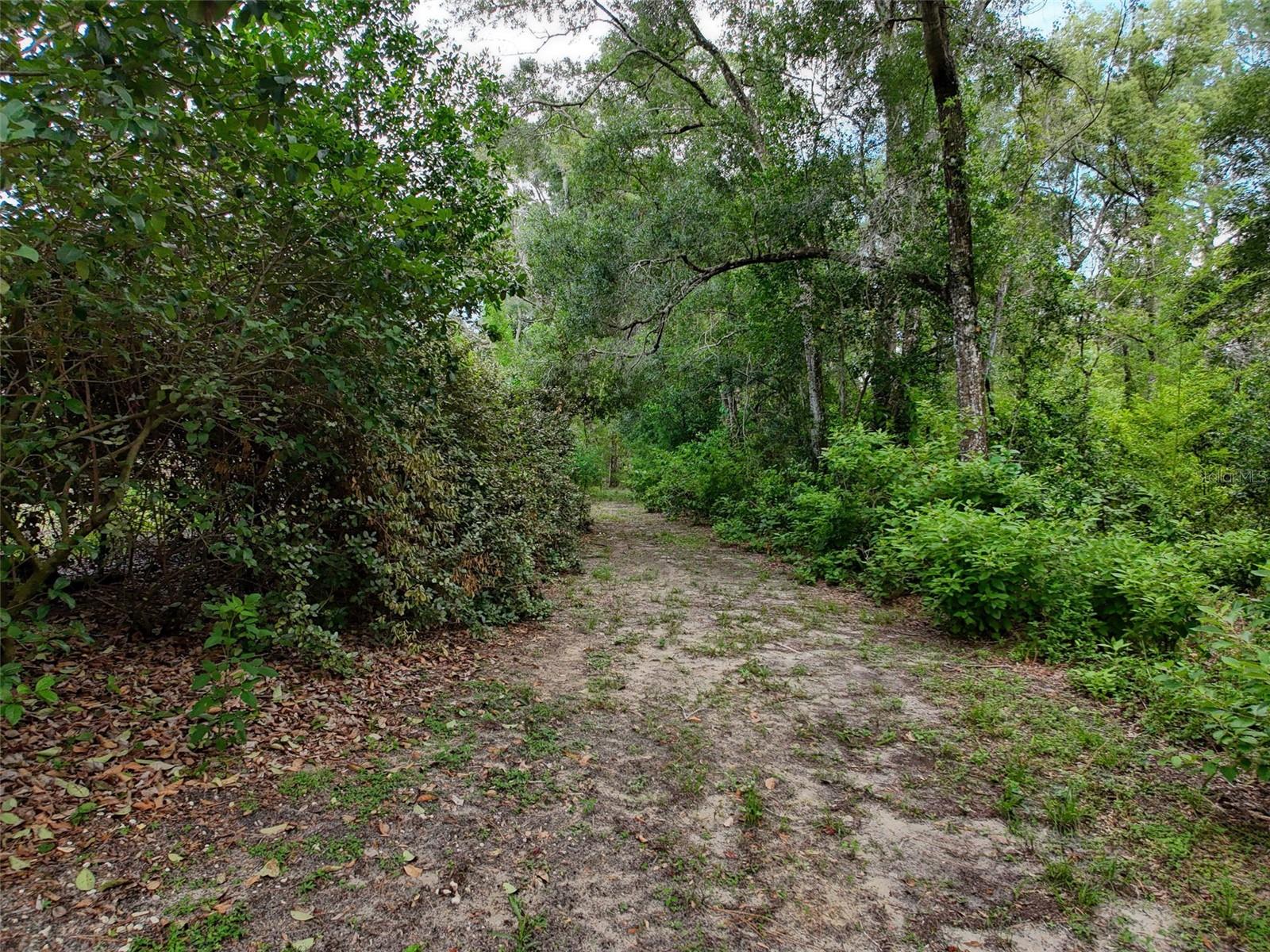 HIGHLAND ACRES - Land
