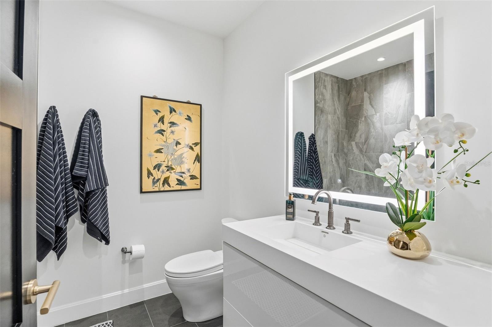NOLEN THE CONDO - Residential