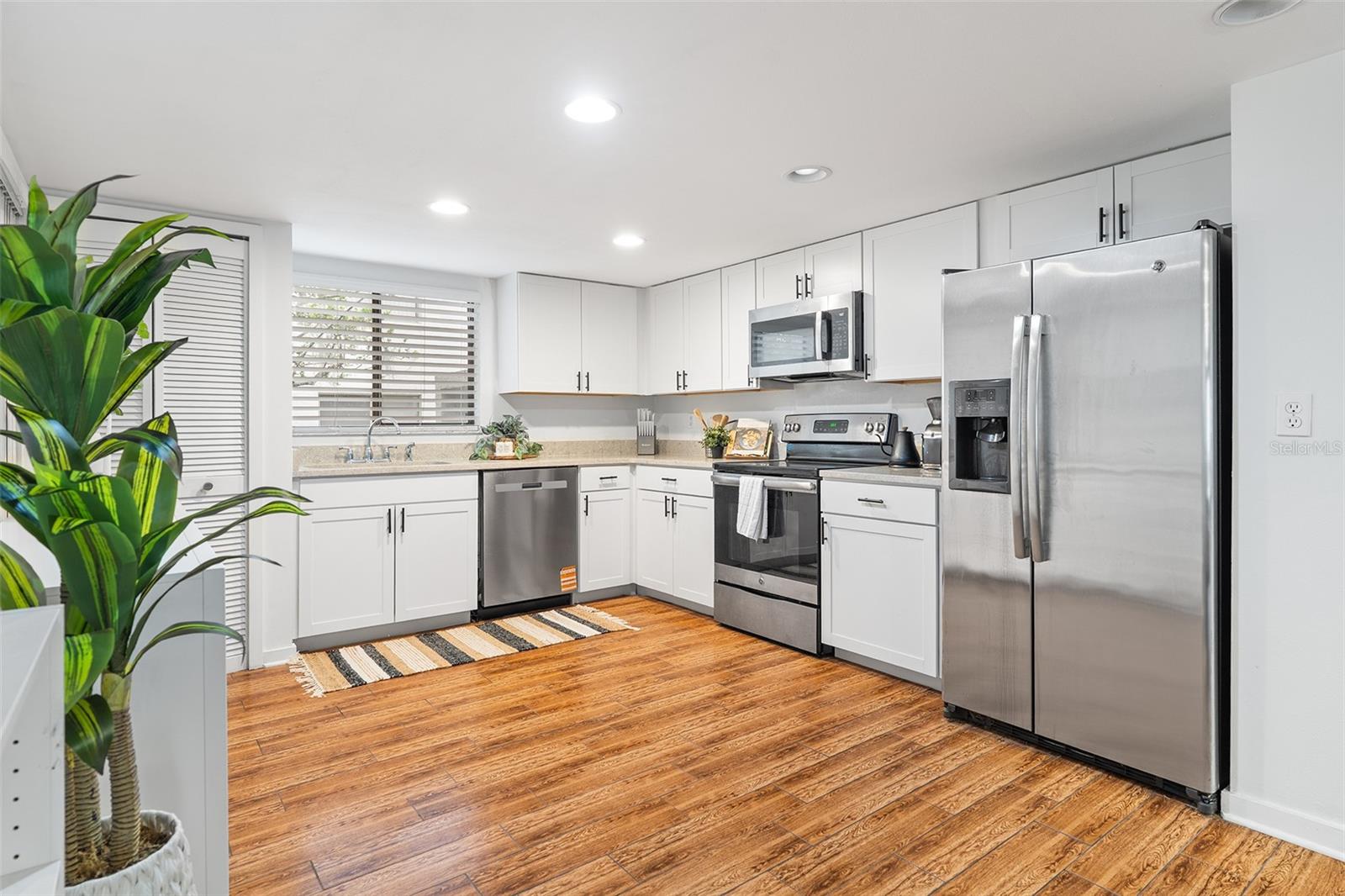 SUN BAY CLUB CONDO UT 1 - Residential