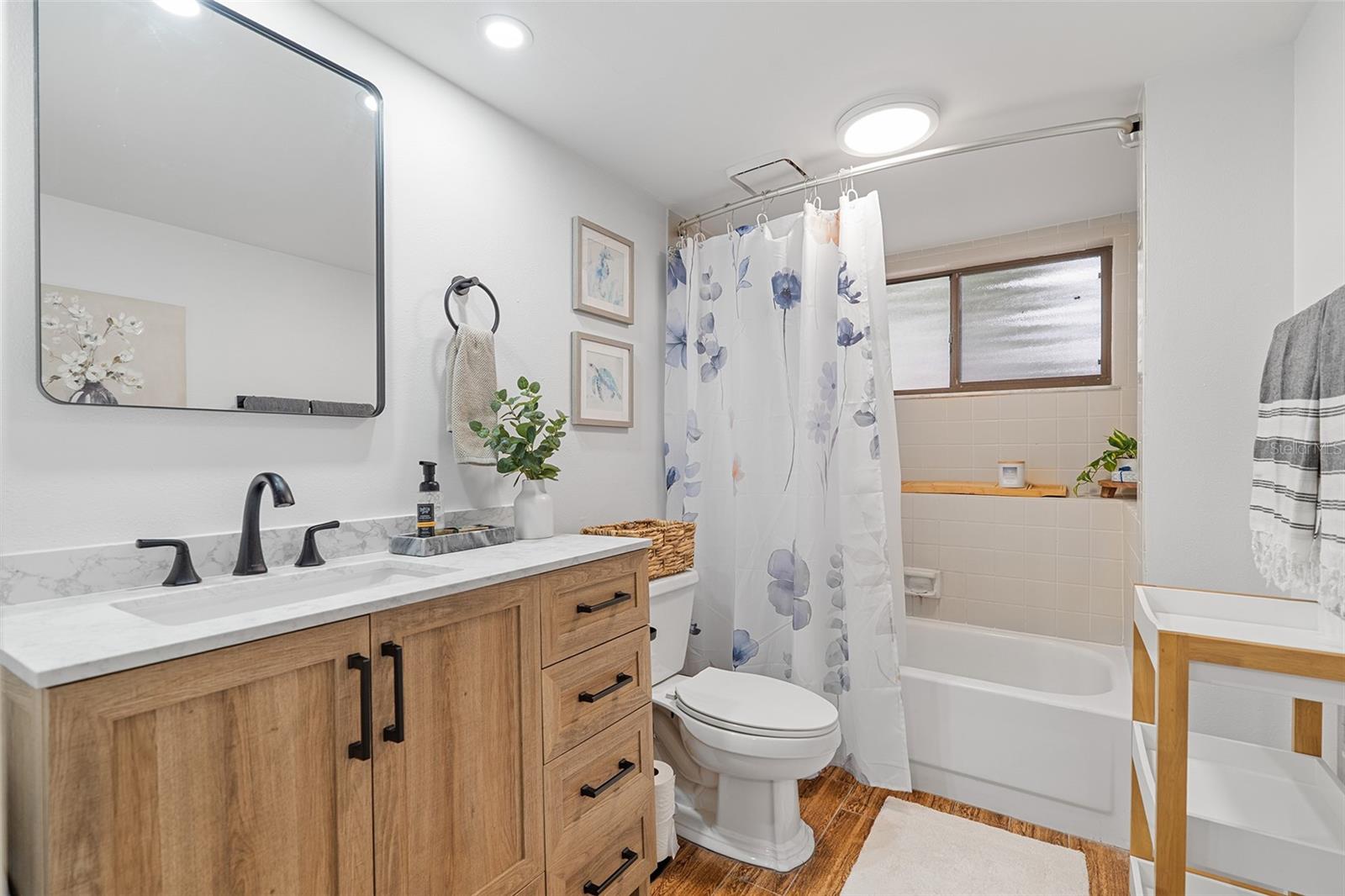 SUN BAY CLUB CONDO UT 1 - Residential
