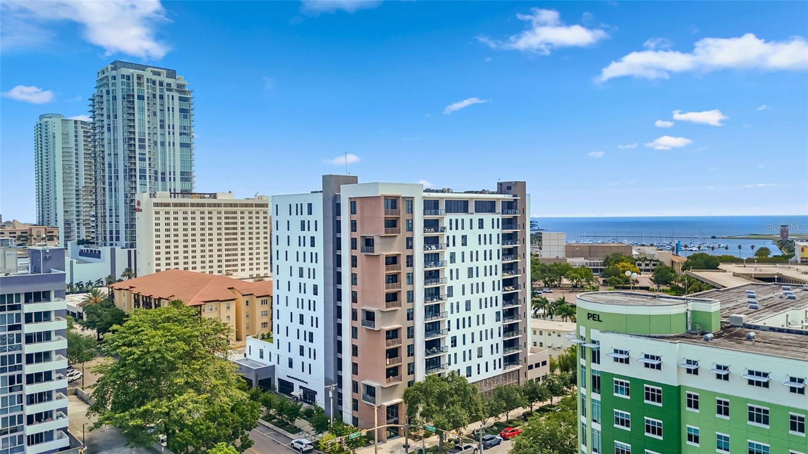 SALVADOR THE CONDO - Residential