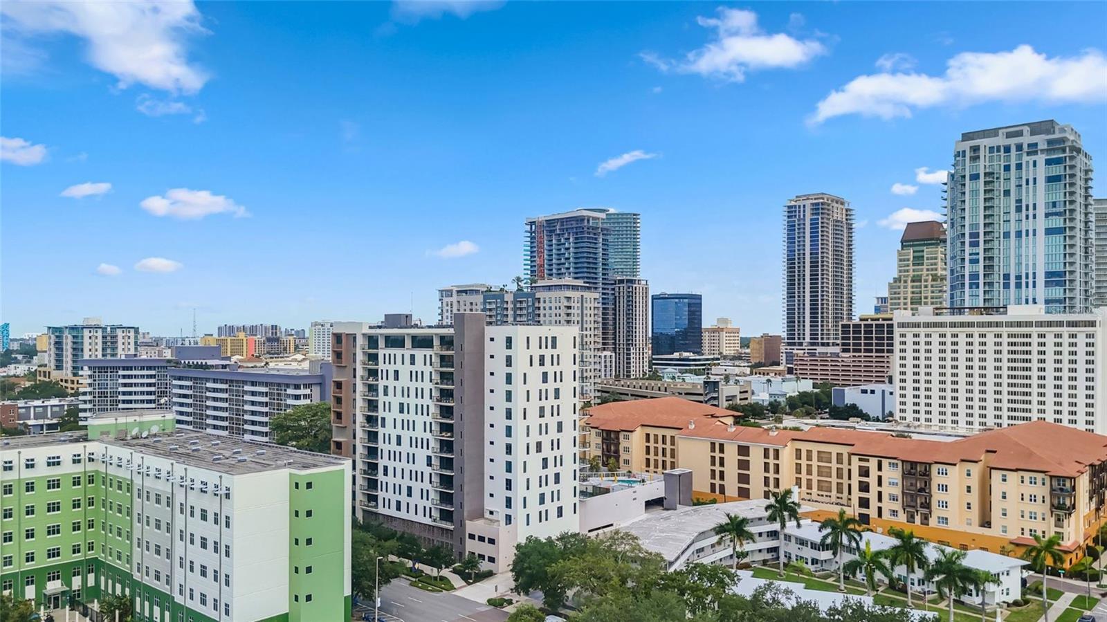 SALVADOR THE CONDO - Residential