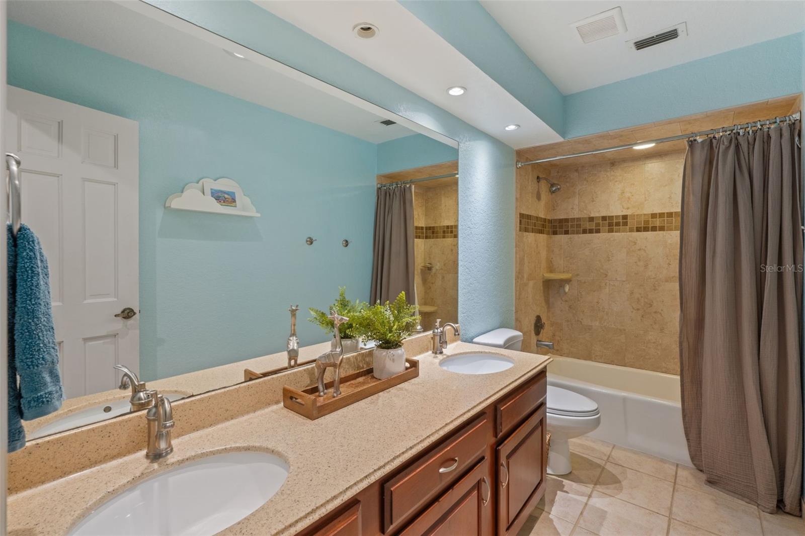 LAKE BRANTLEY CLUB PH 1 - Residential