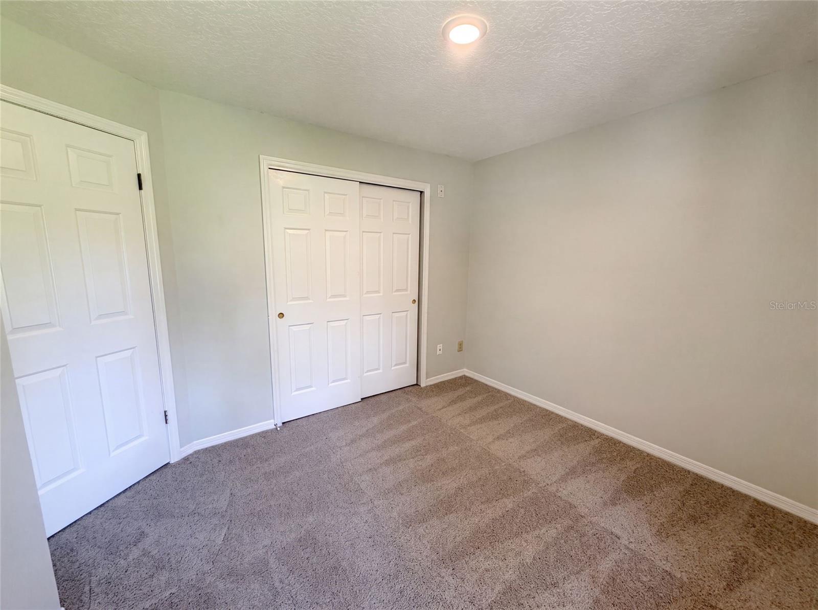 LAKE MARY WOODS - Residential
