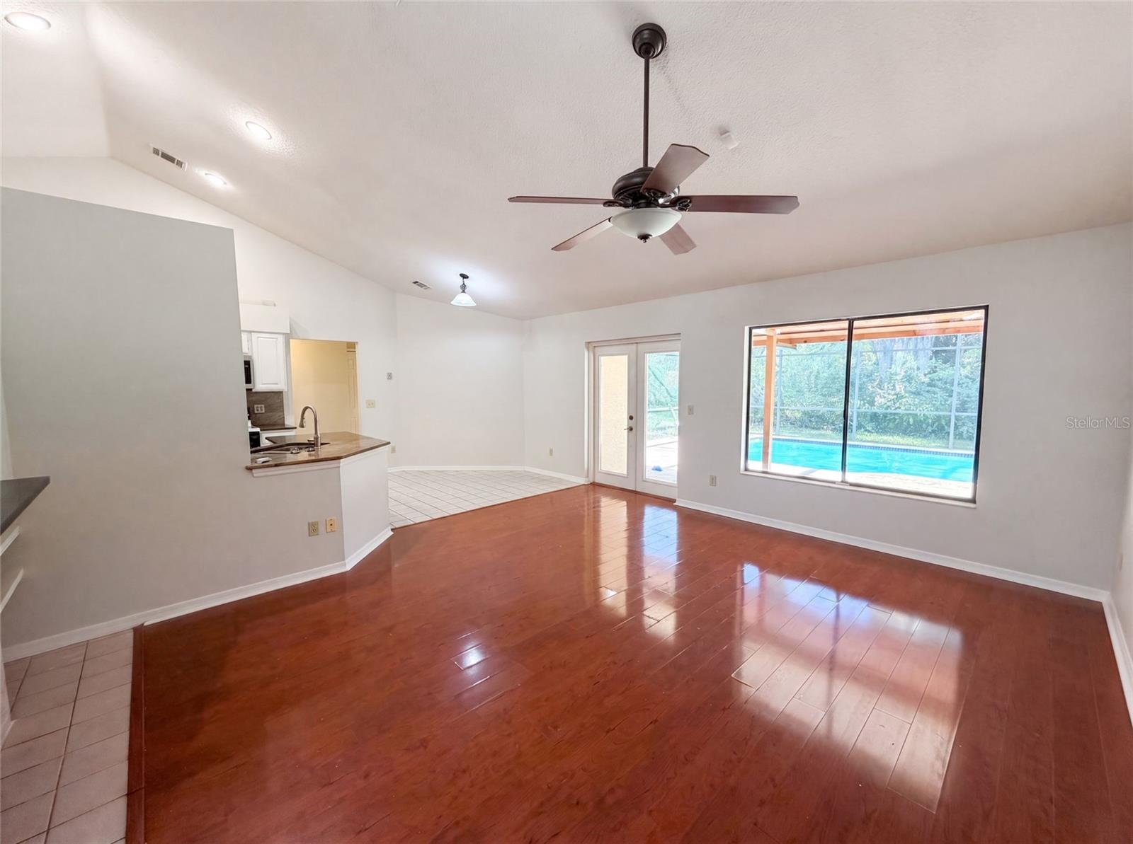 LAKE MARY WOODS - Residential
