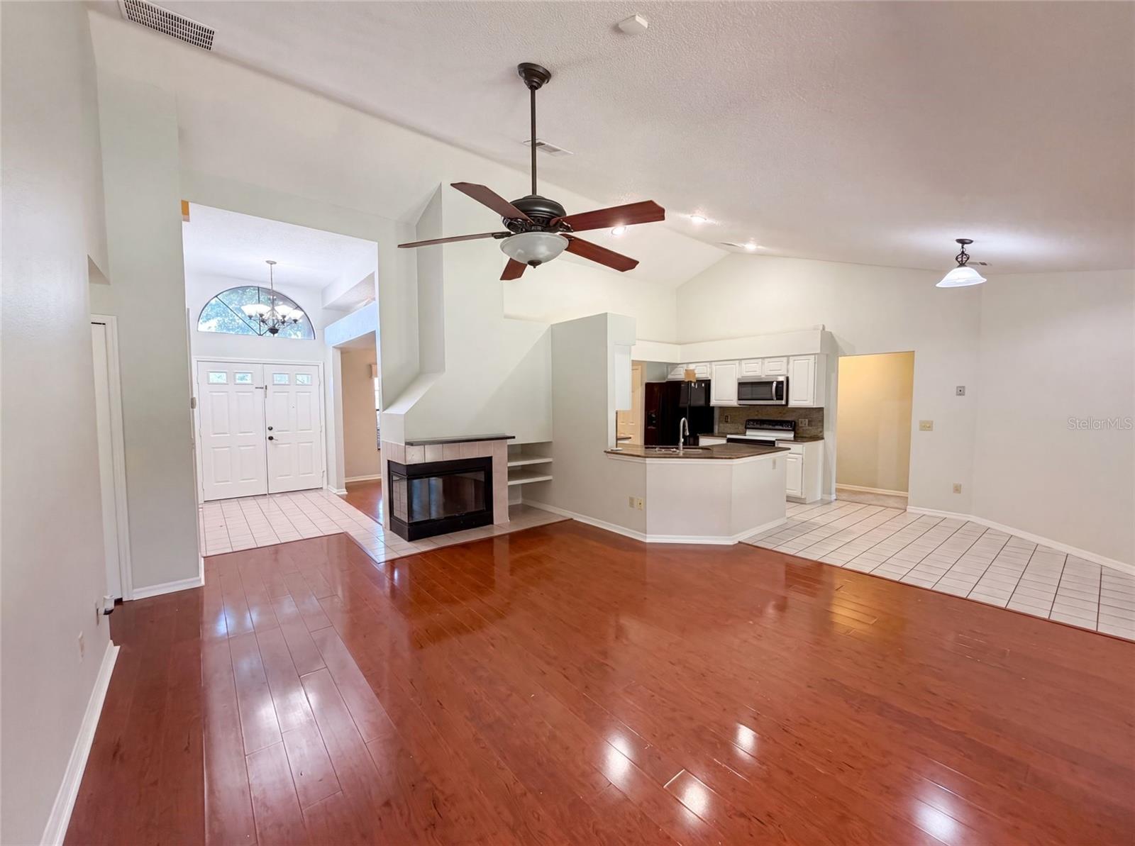 LAKE MARY WOODS - Residential