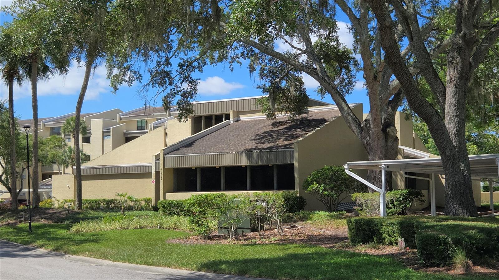 CARROLLWOOD VILLAGE GREENFIELD - Residential