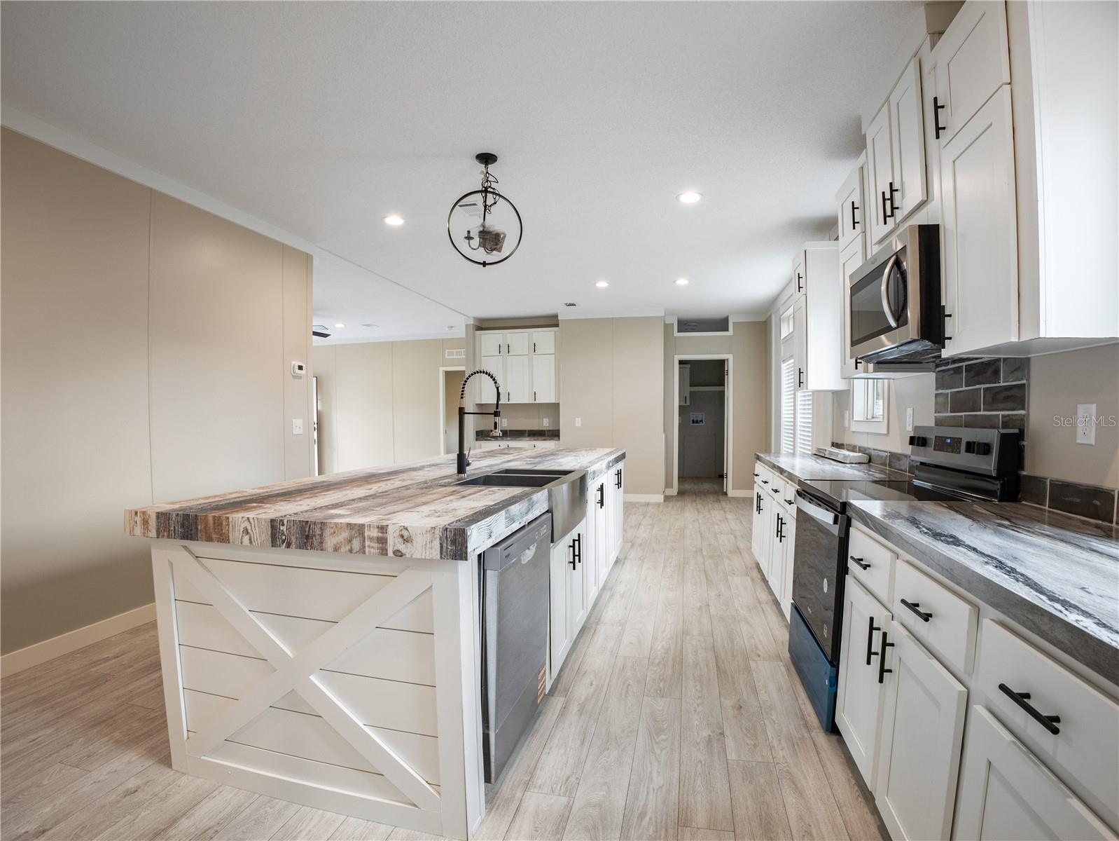 OAKRIDGE ESTATE - Residential