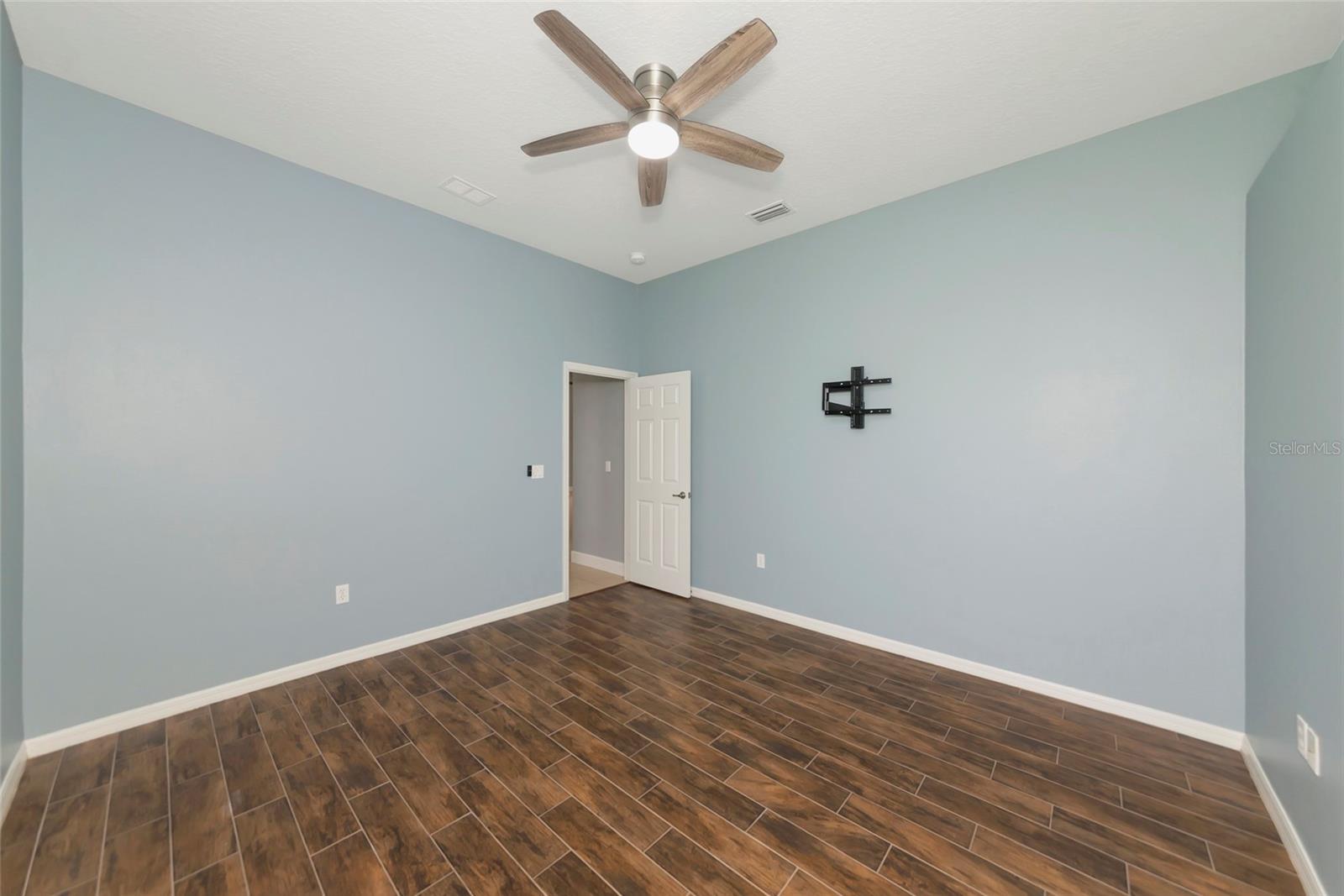 COUNTRY MEADOWS PH I - Residential