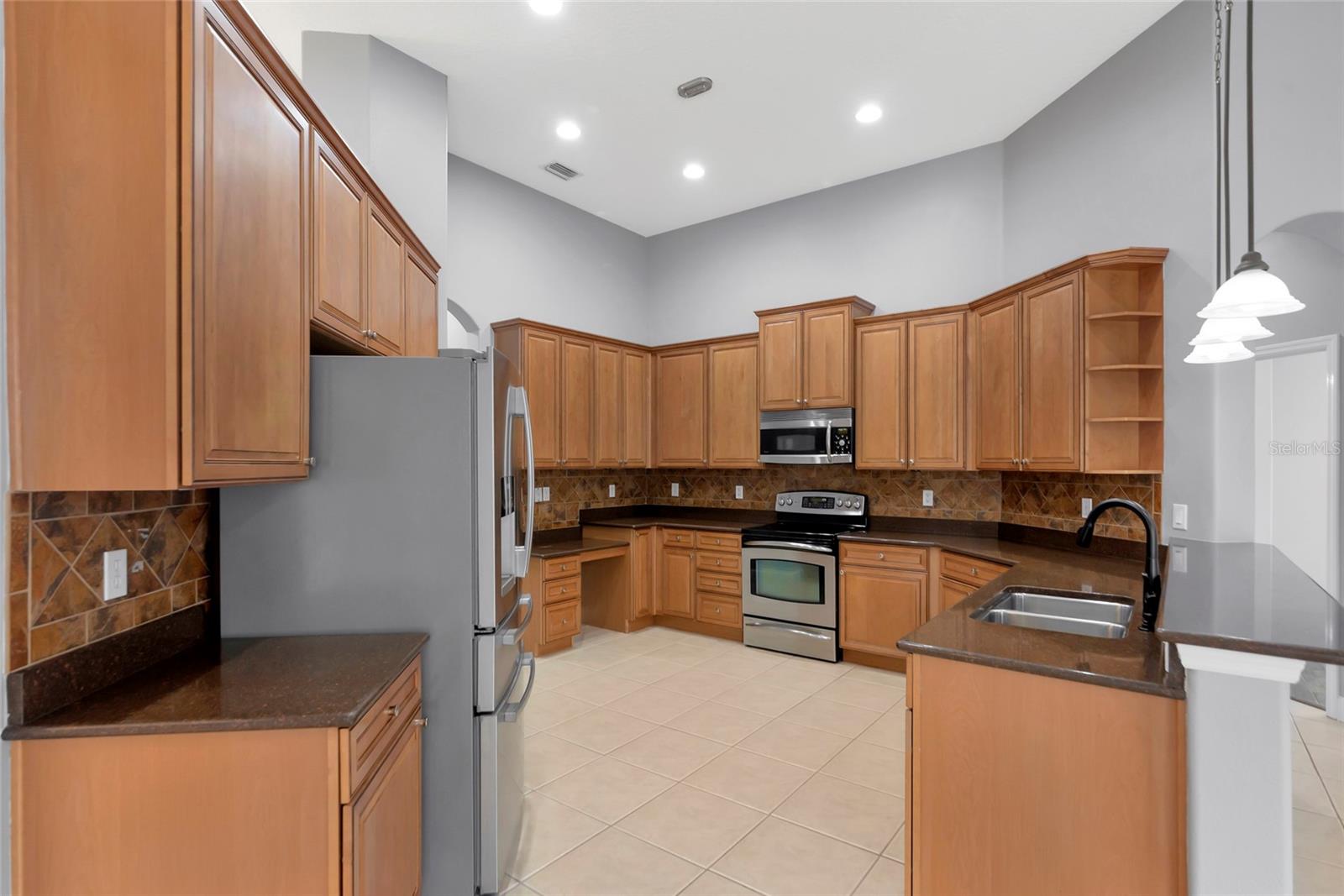 COUNTRY MEADOWS PH I - Residential