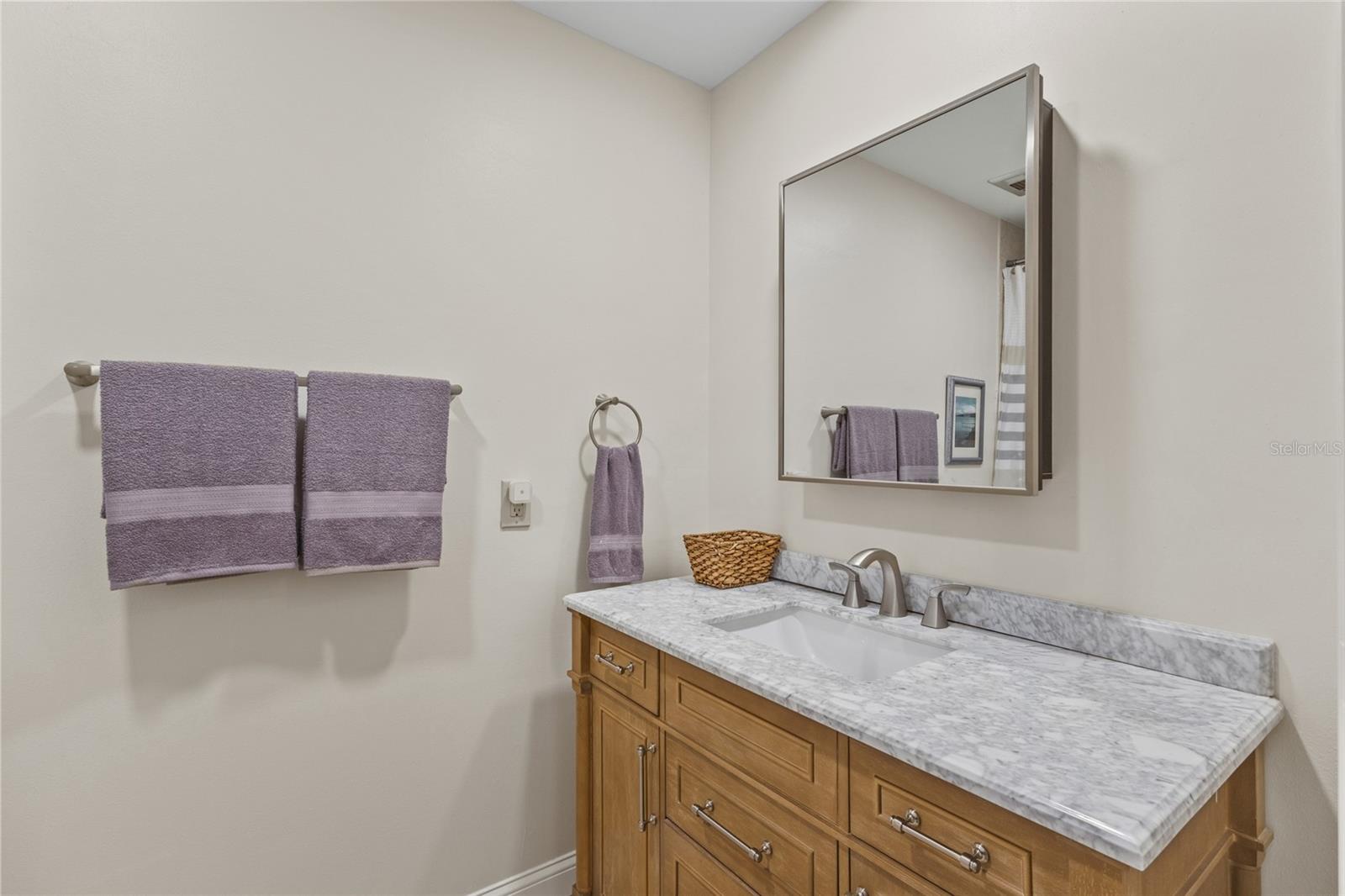 BOCA CIEGA POINT EAST - Residential