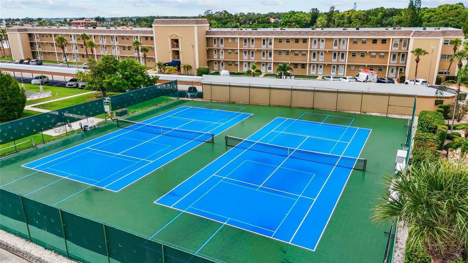 BOCA CIEGA POINT EAST - Residential
