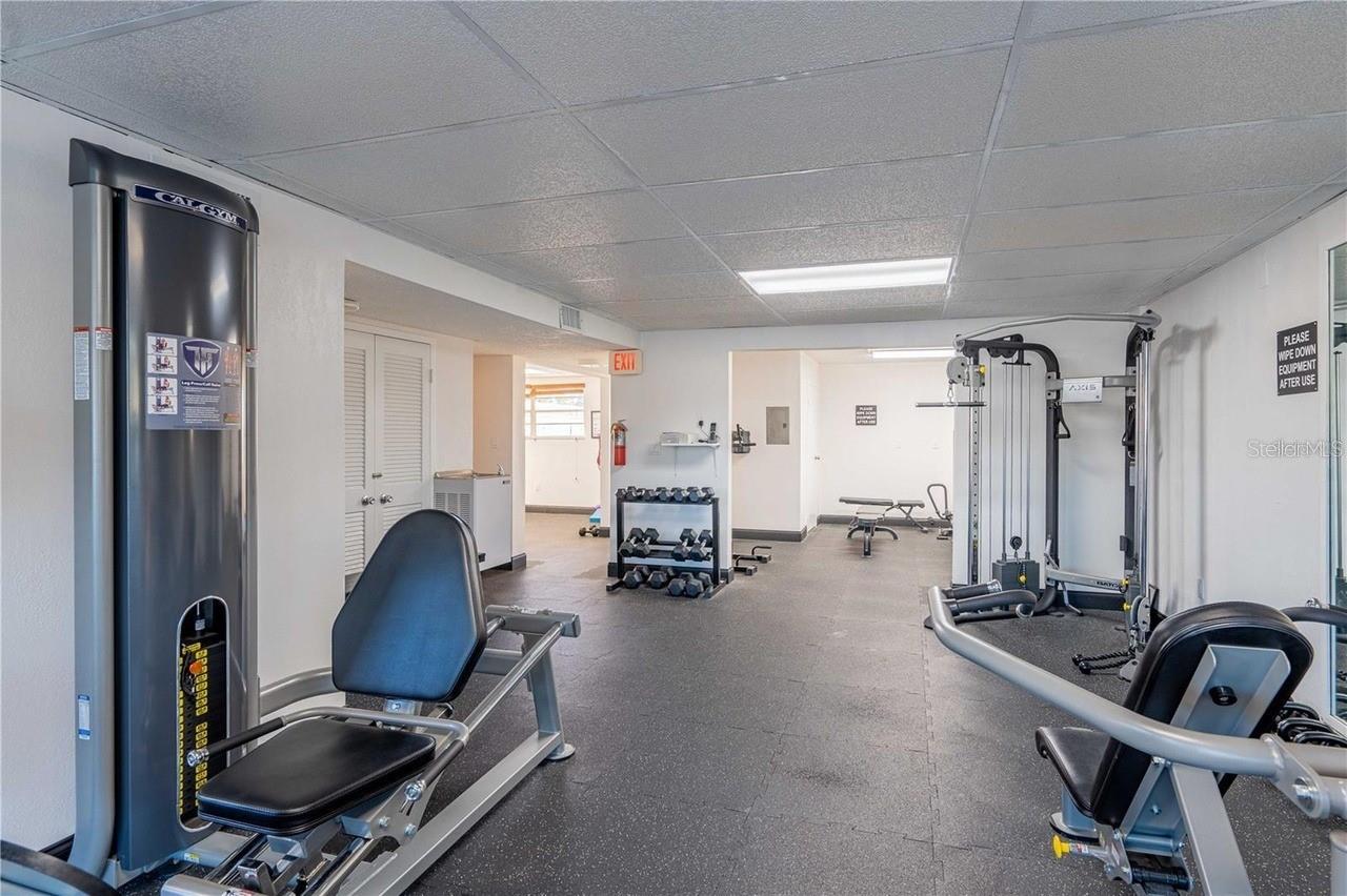 BOCA CIEGA POINT EAST - Residential