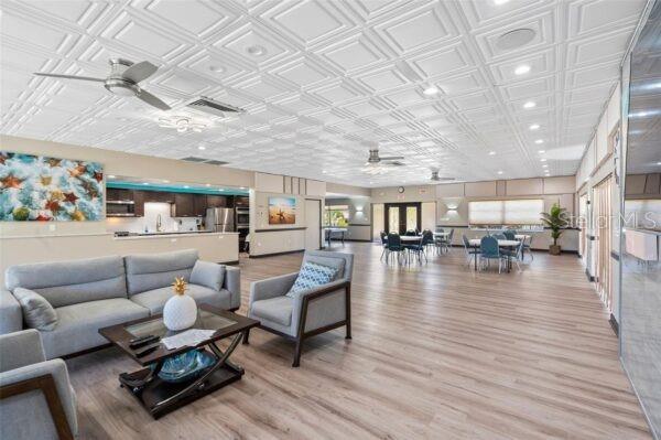 BOCA CIEGA POINT EAST - Residential